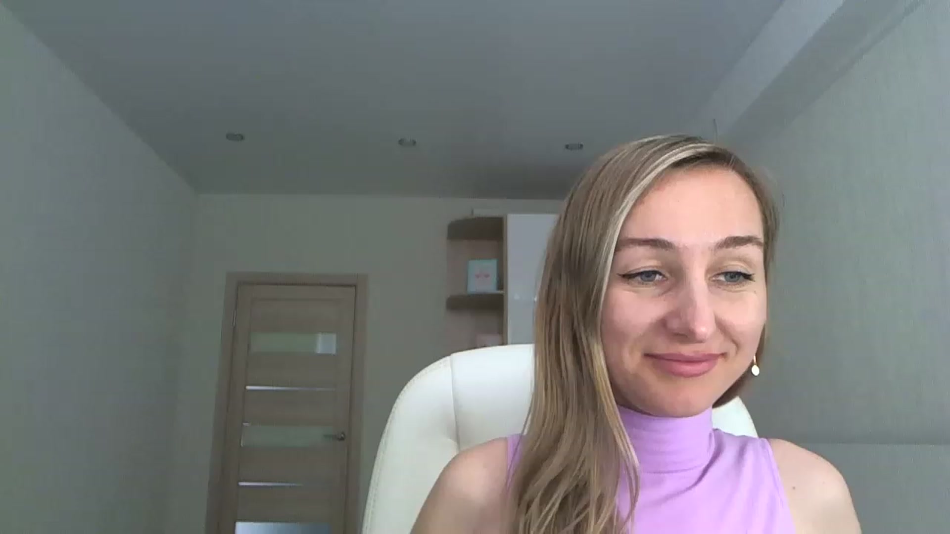 Gallery image thumbnail from YourSexyMilaX's myfreecams stream on, 05/13/2023, 14:07 image 6 of 20