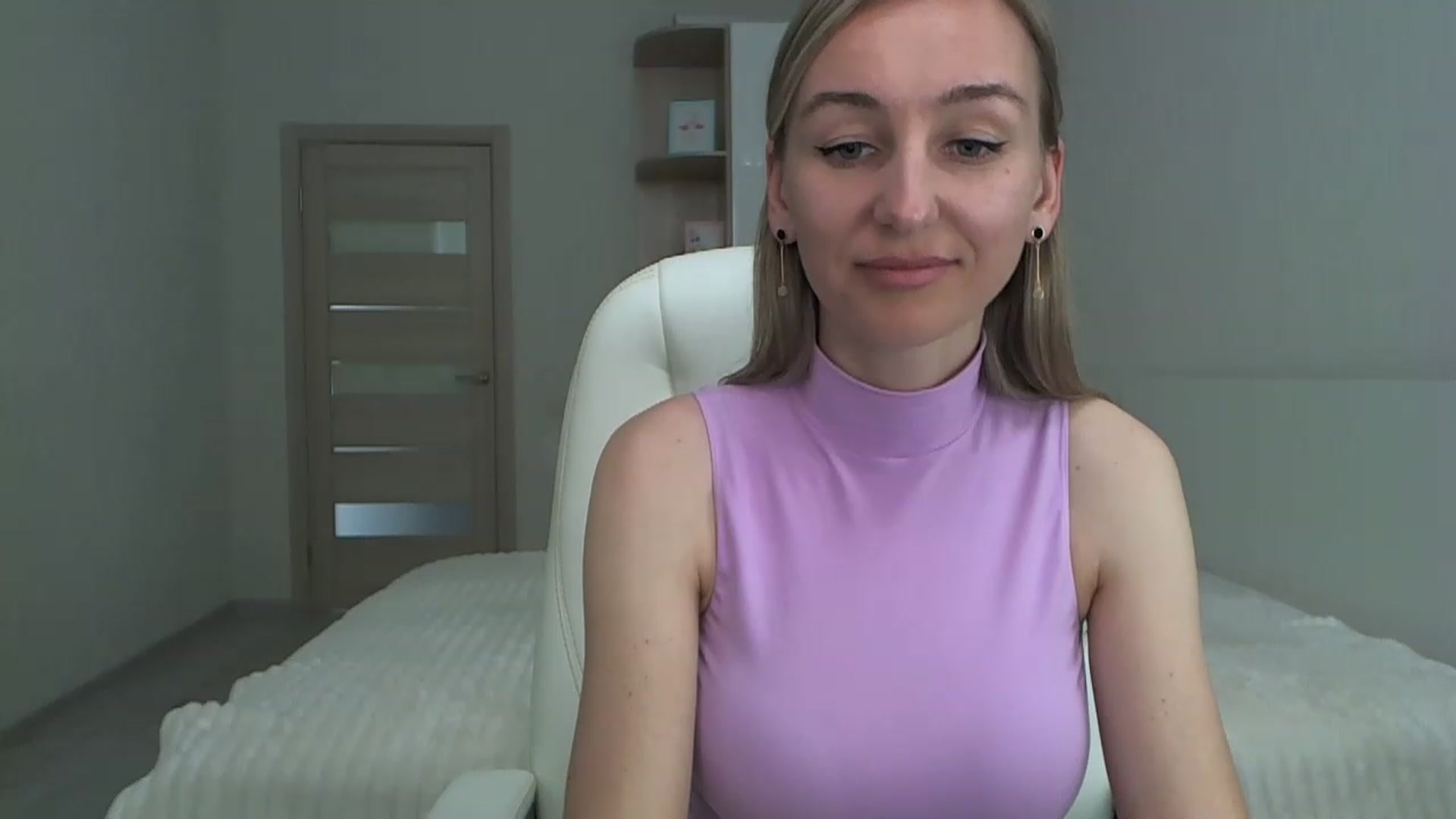 Gallery image thumbnail from YourSexyMilaX's myfreecams stream on, 05/13/2023, 14:07 image 14 of 20