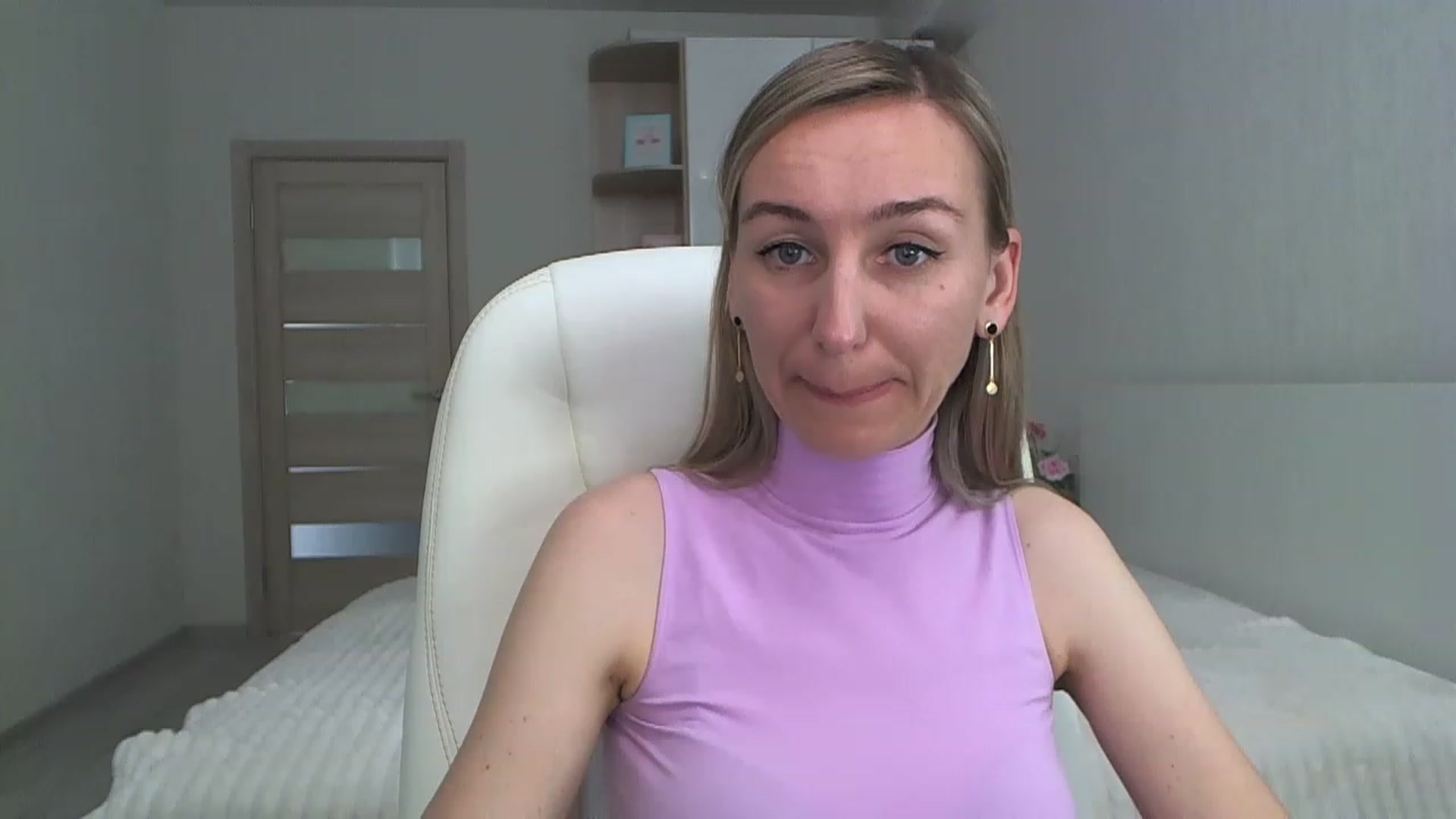 Gallery image thumbnail from YourSexyMilaX's myfreecams stream on, 05/13/2023, 14:07 image 11 of 20