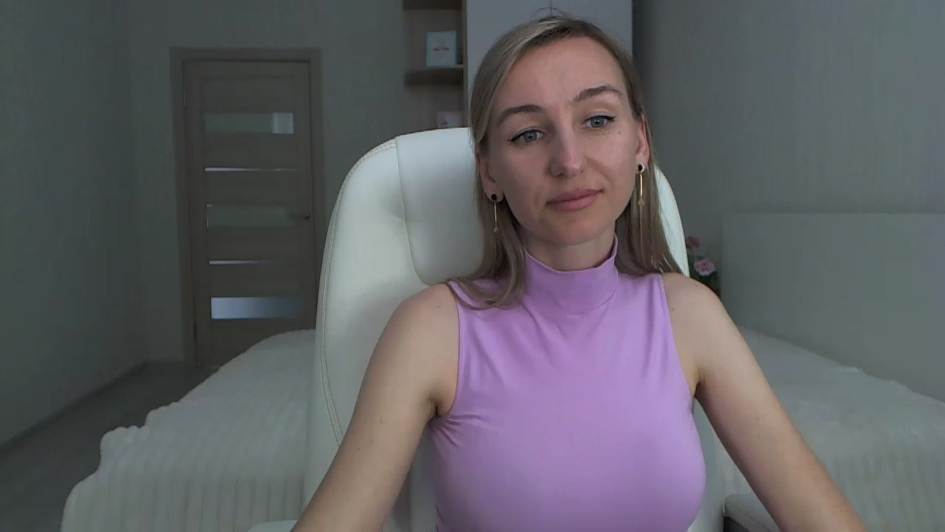 Gallery image thumbnail from YourSexyMilaX's myfreecams stream on, 05/13/2023, 14:07 image 1 of 20