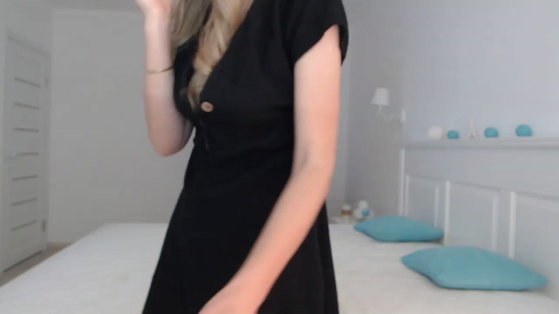 Gallery image thumbnail from YourSexyMilaX's myfreecams stream on, 06/17/2023, 14:48 image 3 of 20