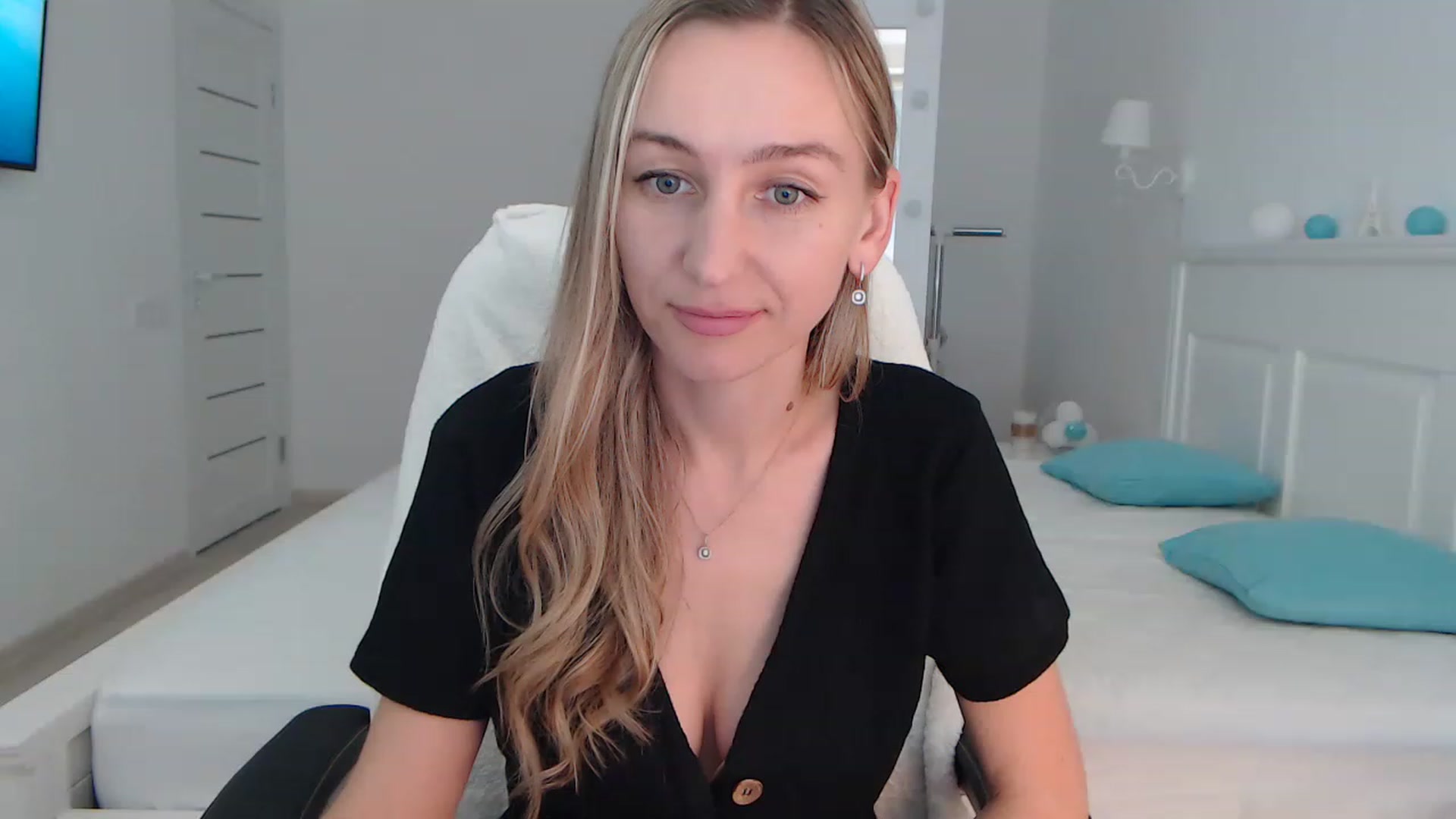 Gallery image thumbnail from YourSexyMilaX's myfreecams stream on, 06/17/2023, 14:48 image 20 of 20