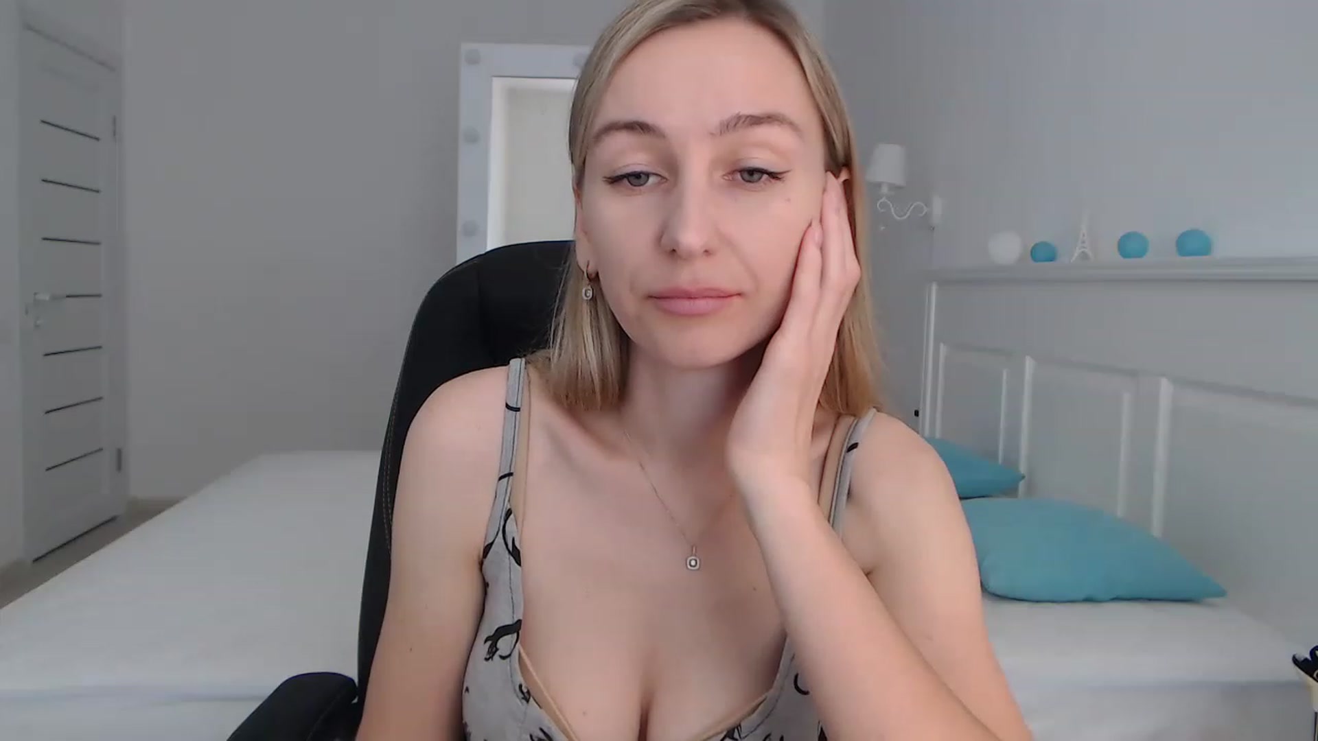 Gallery image thumbnail from YourSexyMilaX's myfreecams stream on, 06/18/2023, 11:04 image 7 of 20