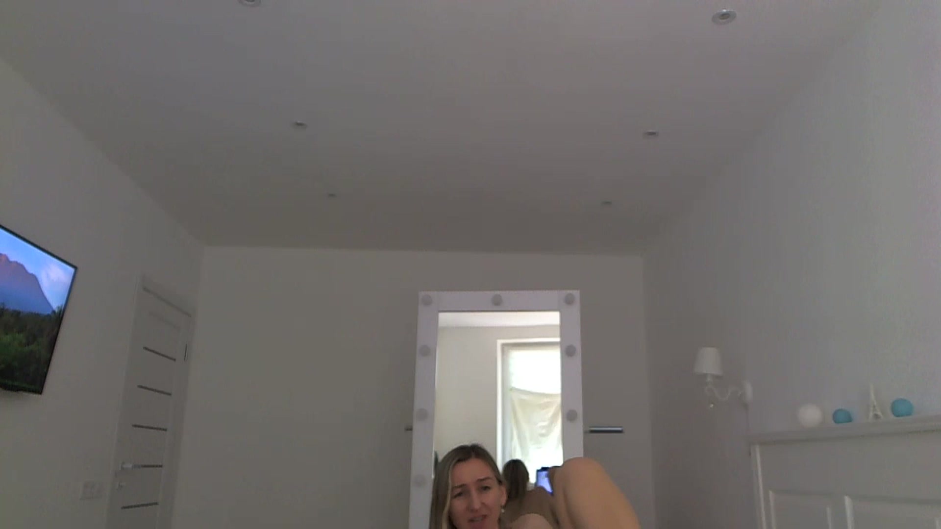 Gallery image thumbnail from YourSexyMilaX's myfreecams stream on, 06/19/2023, 10:28 image 5 of 20
