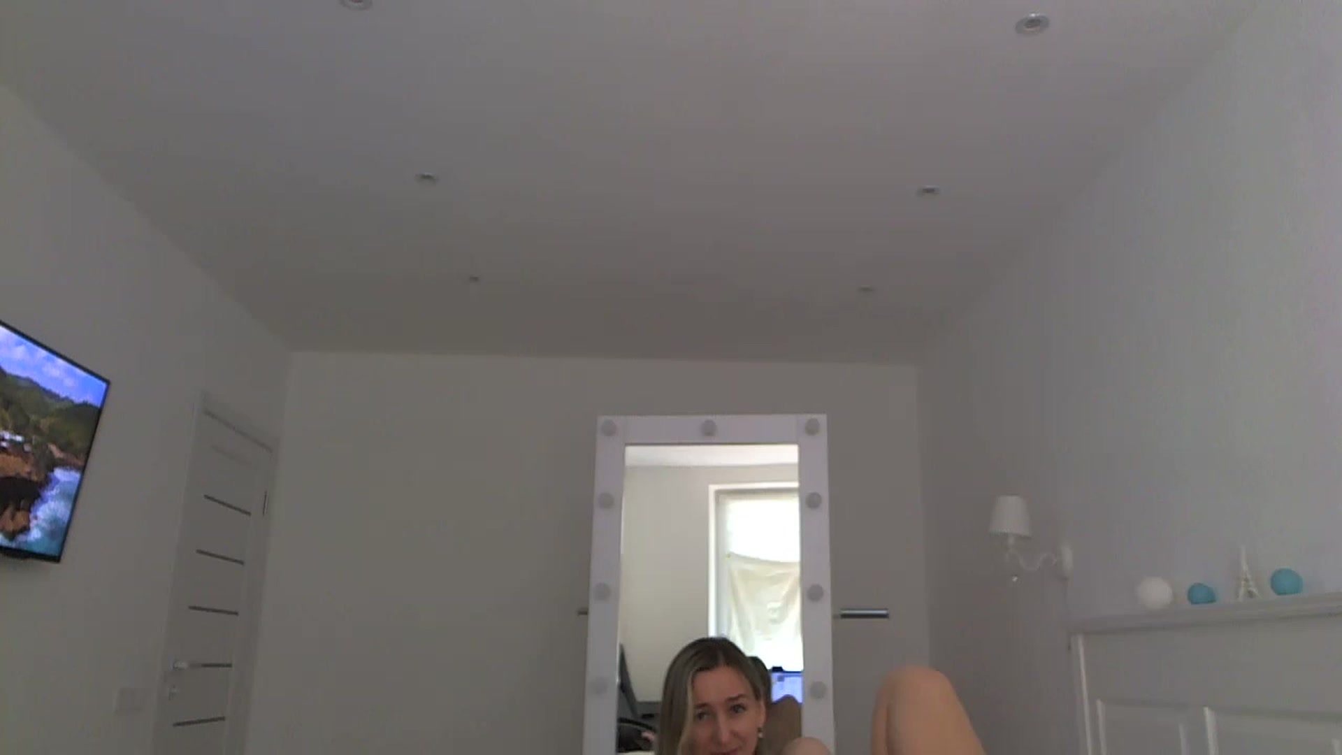 Gallery image thumbnail from YourSexyMilaX's myfreecams stream on, 06/19/2023, 10:28 image 3 of 20
