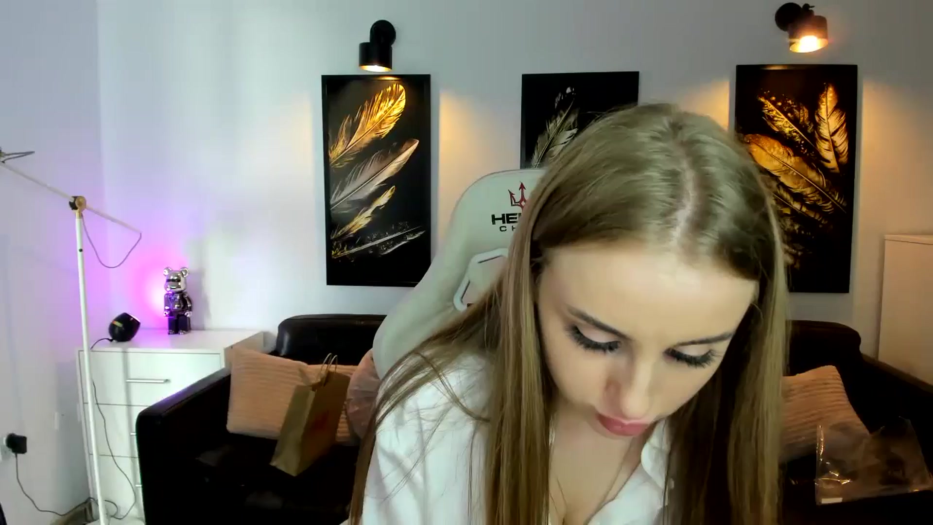 Gallery image thumbnail from YourSoulmate's myfreecams stream on, 08/20/2024, 11:40 image 6 of 20
