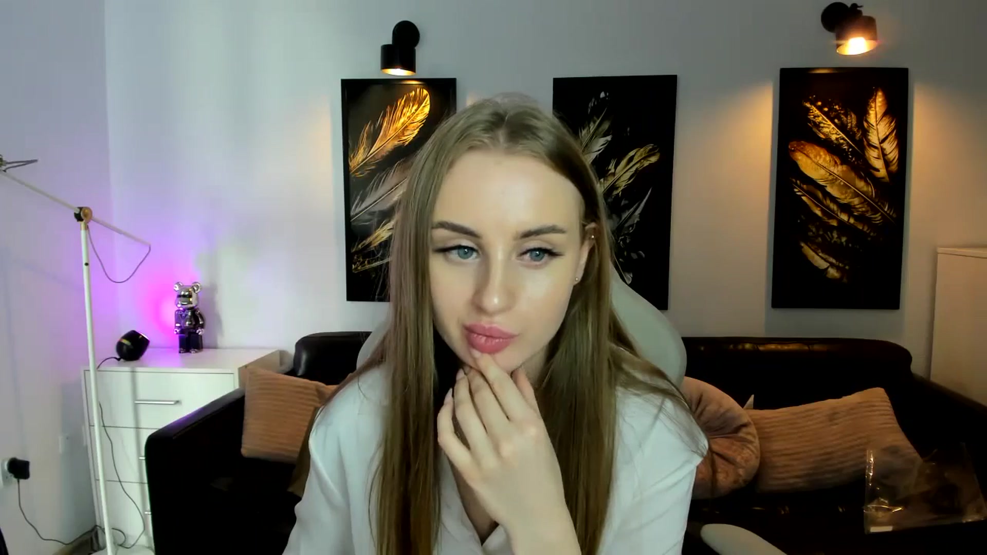 Gallery image thumbnail from YourSoulmate's myfreecams stream on, 08/20/2024, 12:01 image 13 of 20