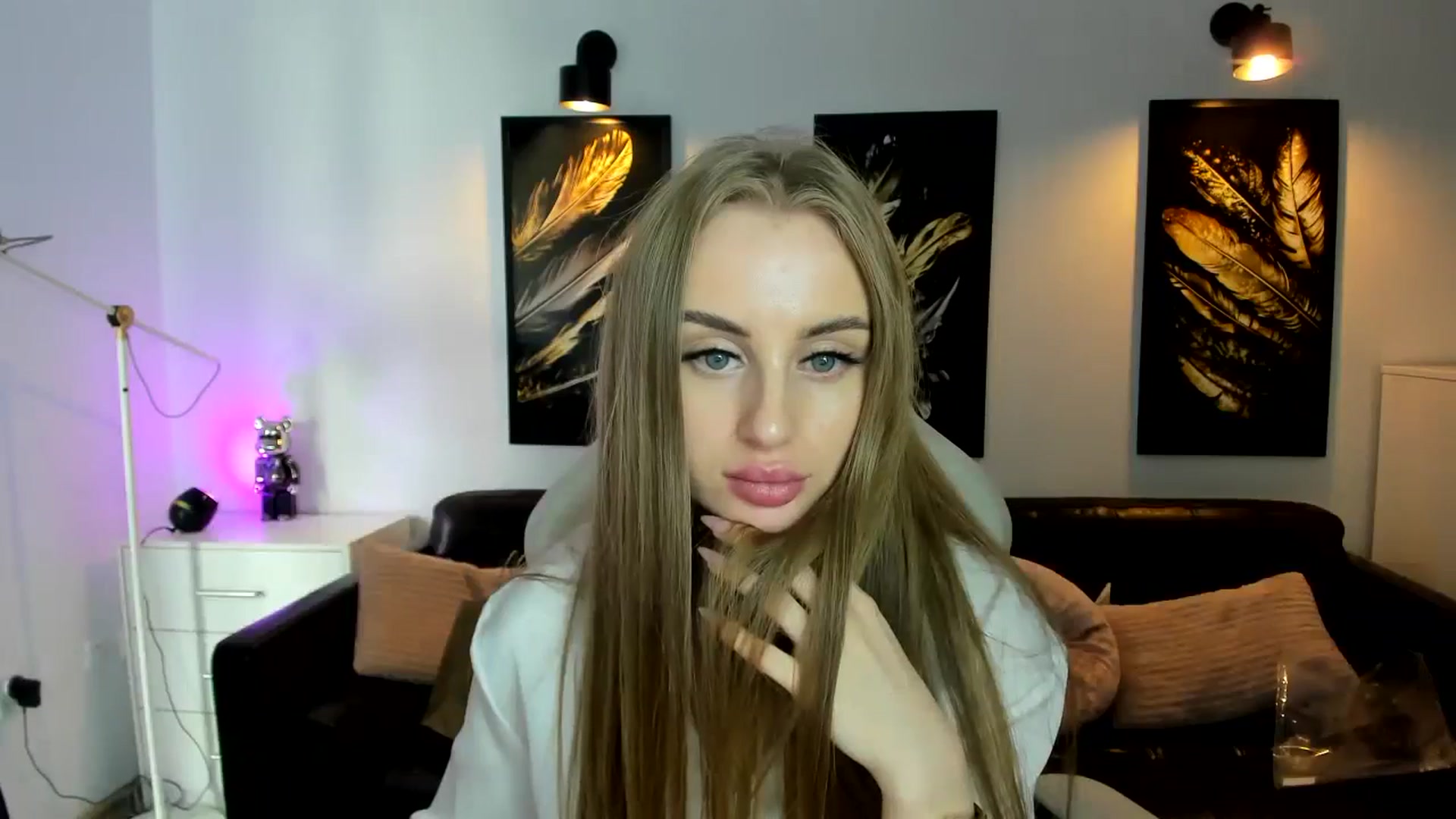 Gallery image thumbnail from YourSoulmate's myfreecams stream on, 08/20/2024, 12:01 image 8 of 20