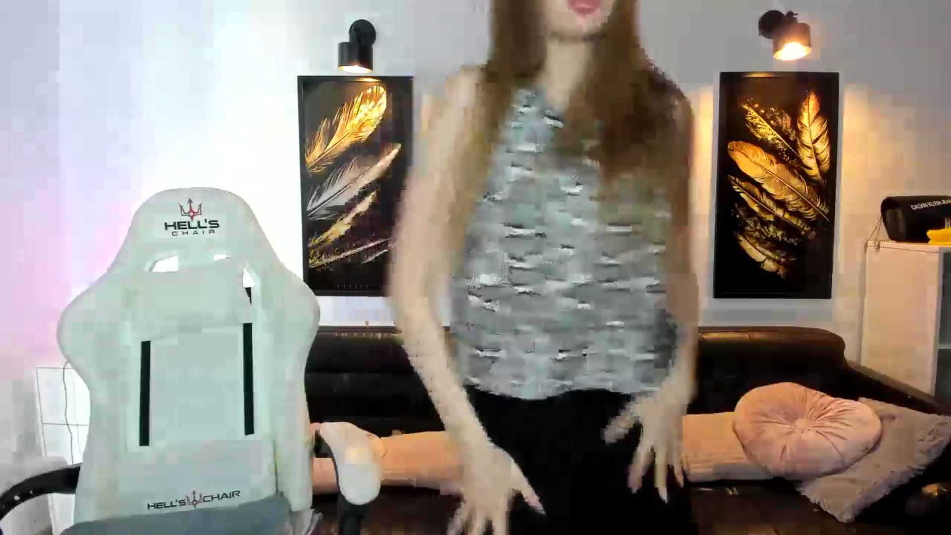 Gallery image thumbnail from YourSoulmate's myfreecams stream on, 08/23/2024, 11:32 image 11 of 20