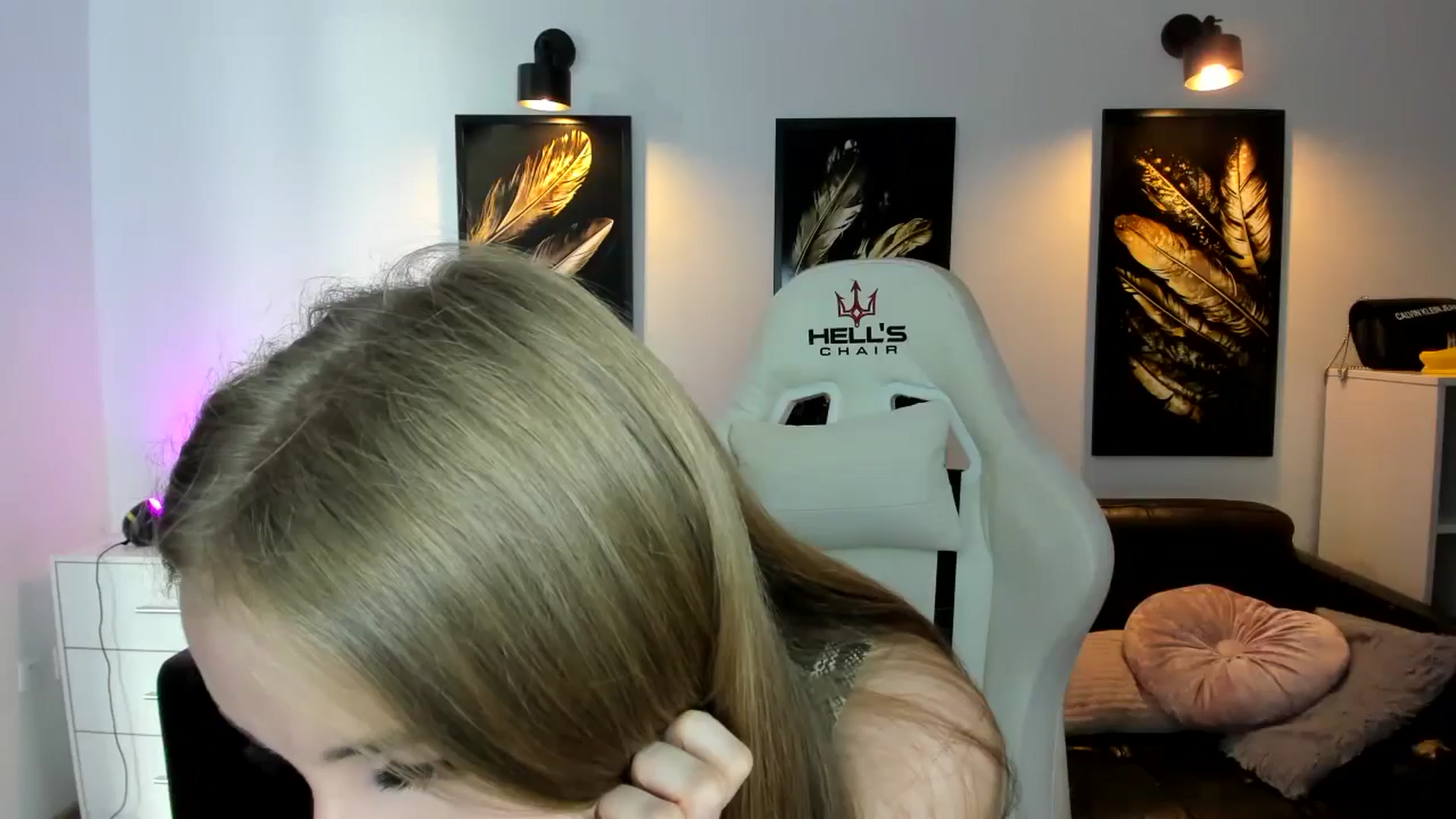 Gallery image thumbnail from YourSoulmate's myfreecams stream on, 08/23/2024, 11:32 image 1 of 20