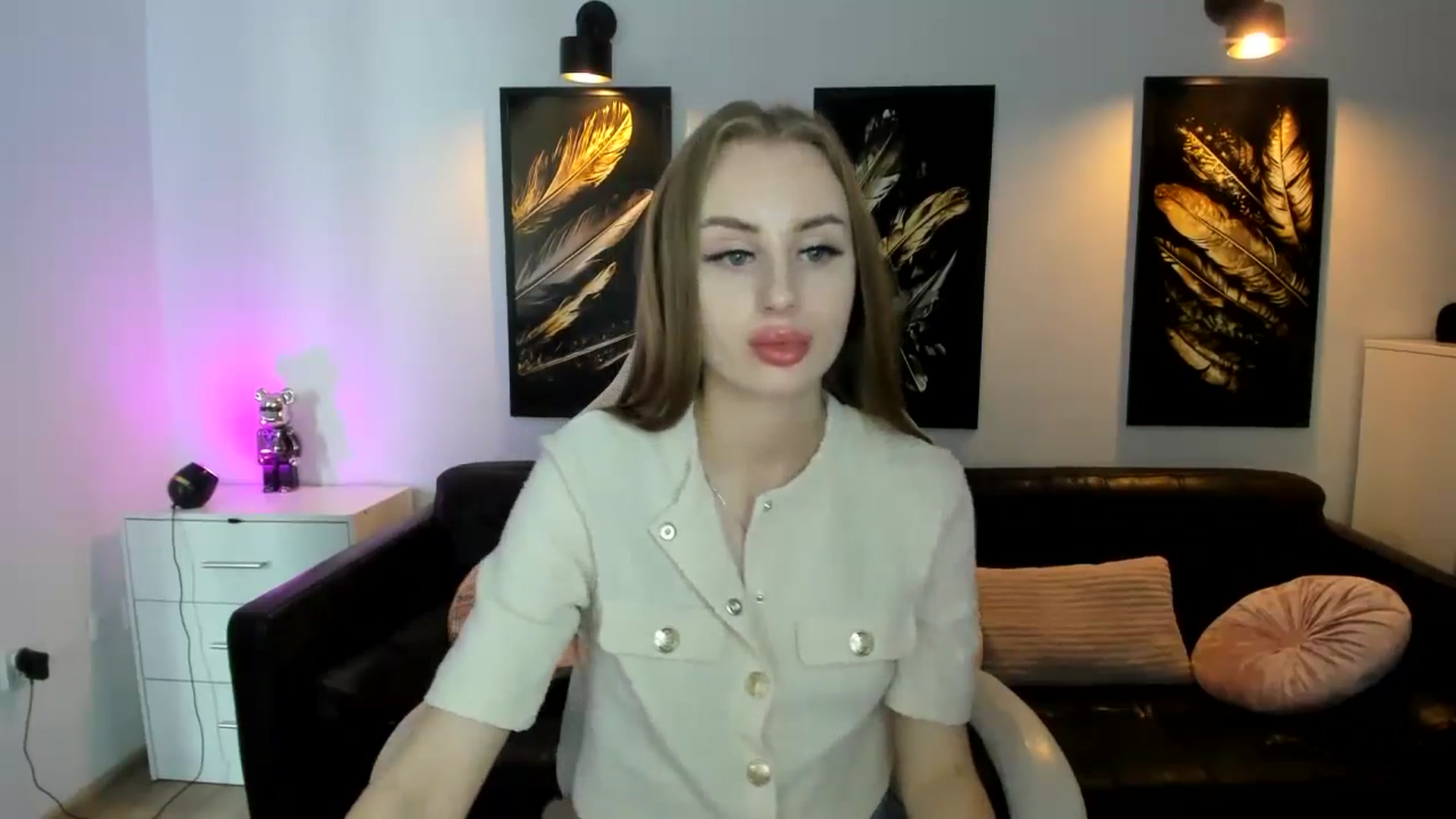 Gallery image thumbnail from YourSoulmate's myfreecams stream on, 08/24/2024, 10:19 image 8 of 20
