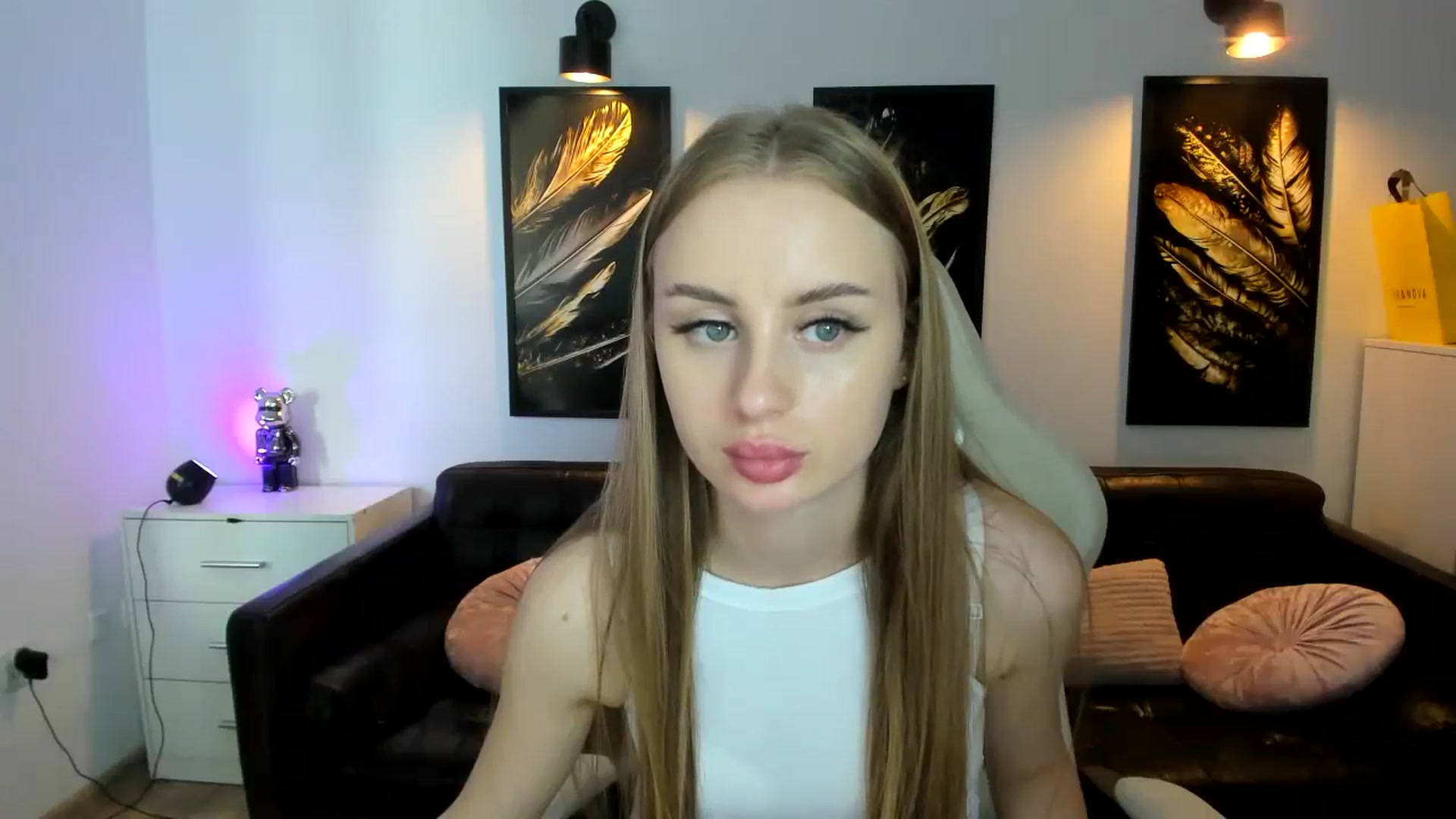 Gallery image thumbnail from YourSoulmate's myfreecams stream on, 08/25/2024, 11:07 image 14 of 20