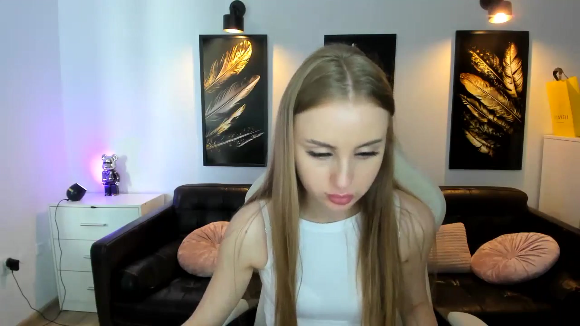 Gallery image thumbnail from YourSoulmate's myfreecams stream on, 08/25/2024, 11:07 image 10 of 20