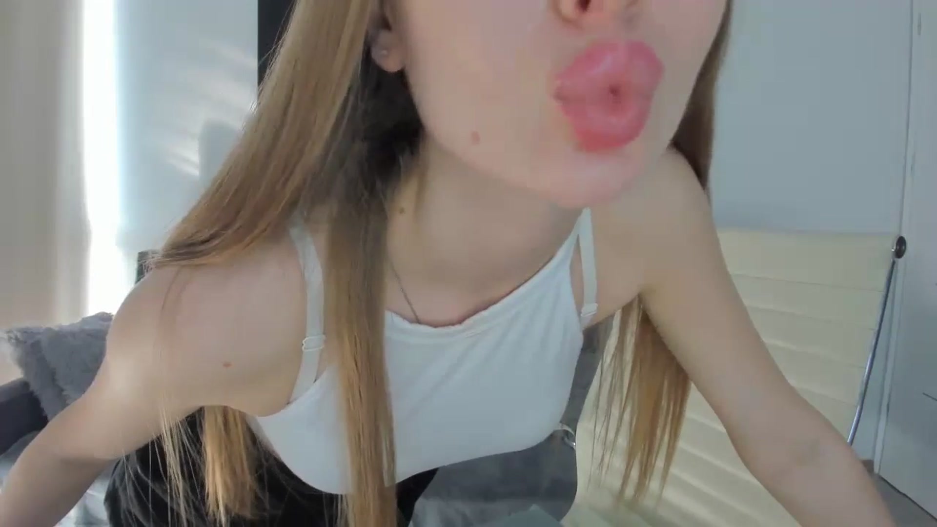 Gallery image thumbnail from YourSoulmate's myfreecams stream on, 08/25/2024, 13:58 image 5 of 20