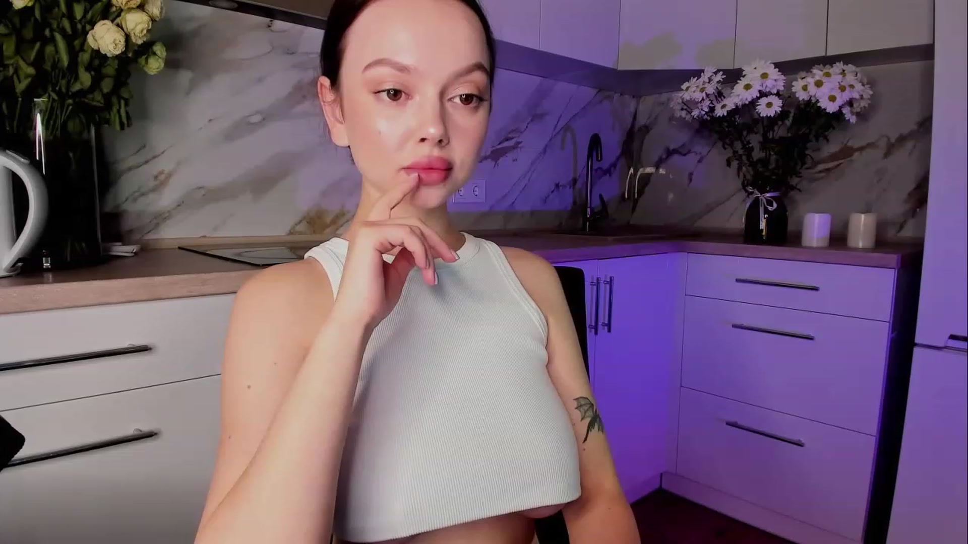 Gallery image thumbnail from YourStacy_'s myfreecams stream on, 10/08/2023, 15:58 image 13 of 20
