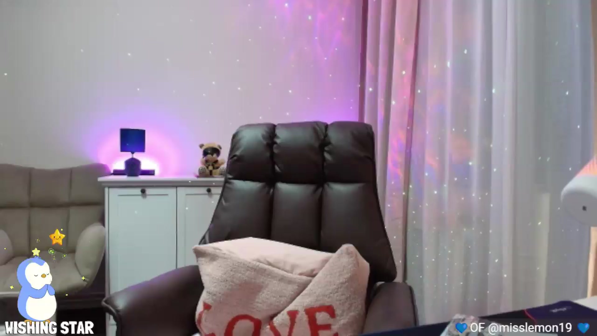 Gallery image thumbnail from YourStepSister's myfreecams stream on, 07/10/2026, 18:29 image 2 of 20