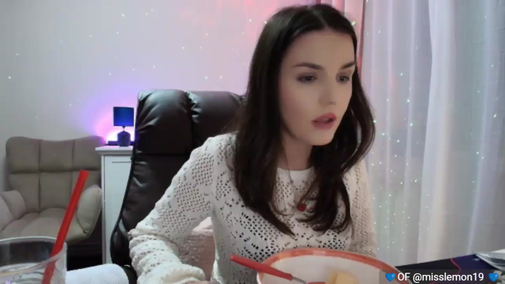 Gallery image thumbnail from YourStepSister's myfreecams stream on, 07/11/2026, 21:03 image 15 of 20
