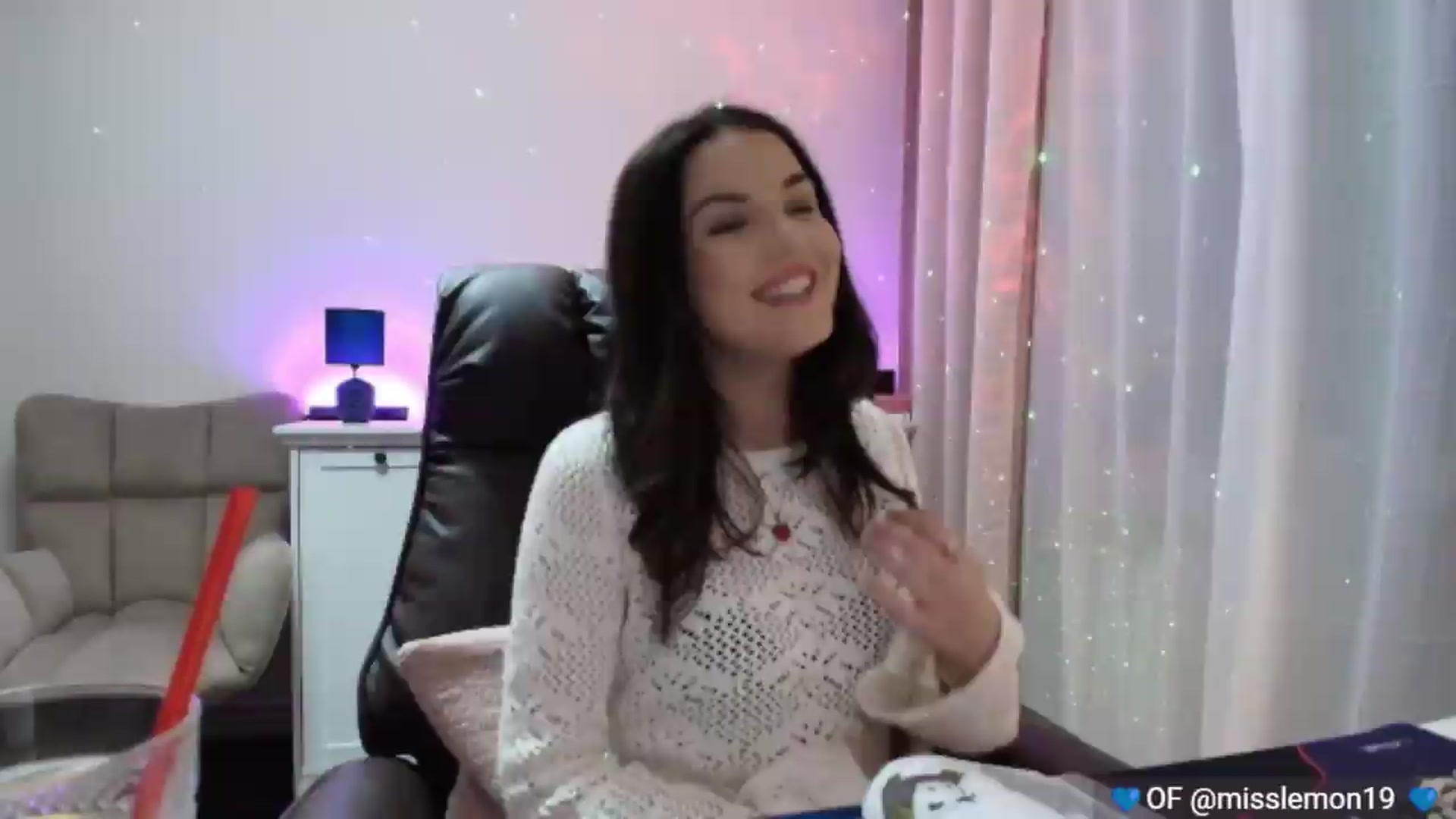 Gallery image thumbnail from YourStepSister's myfreecams stream on, 07/11/2026, 21:03 image 5 of 20