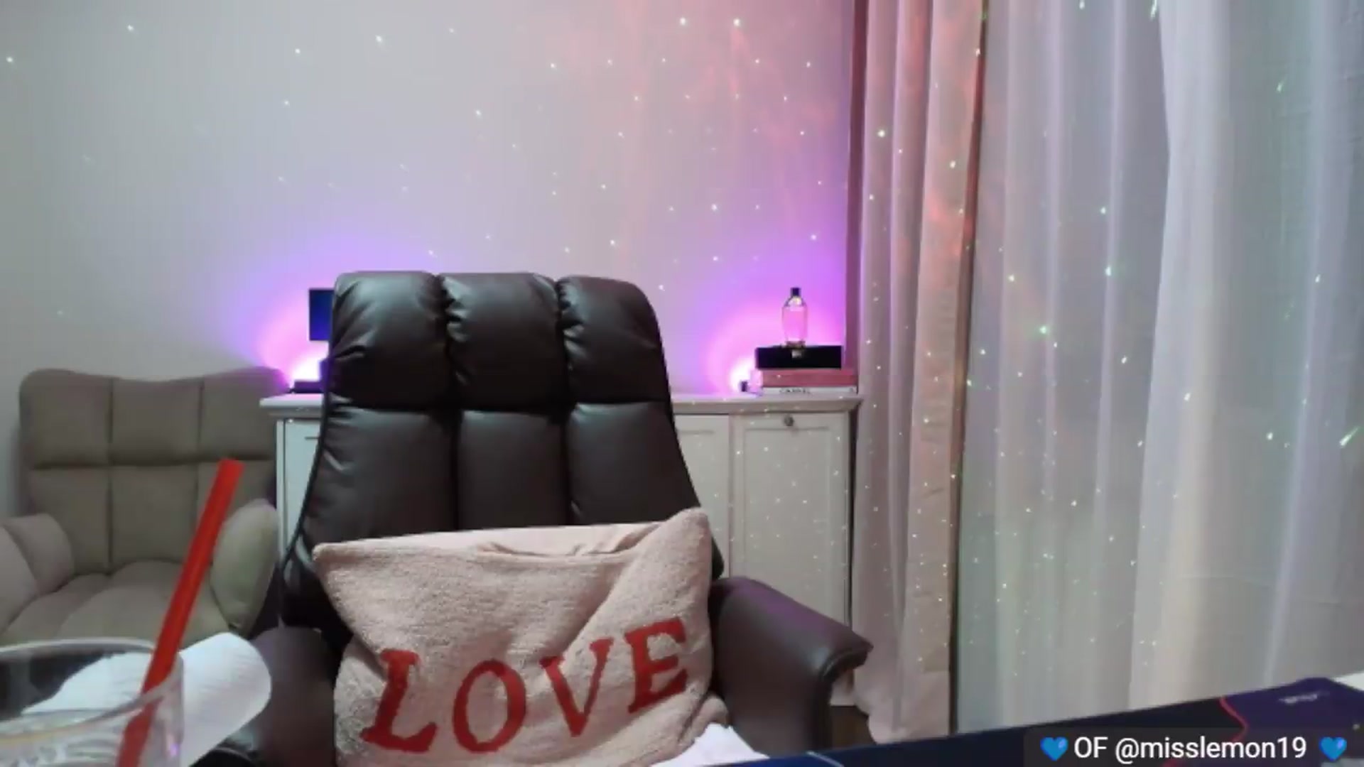 Gallery image thumbnail from YourStepSister's myfreecams stream on, 07/11/2026, 21:03 image 19 of 20