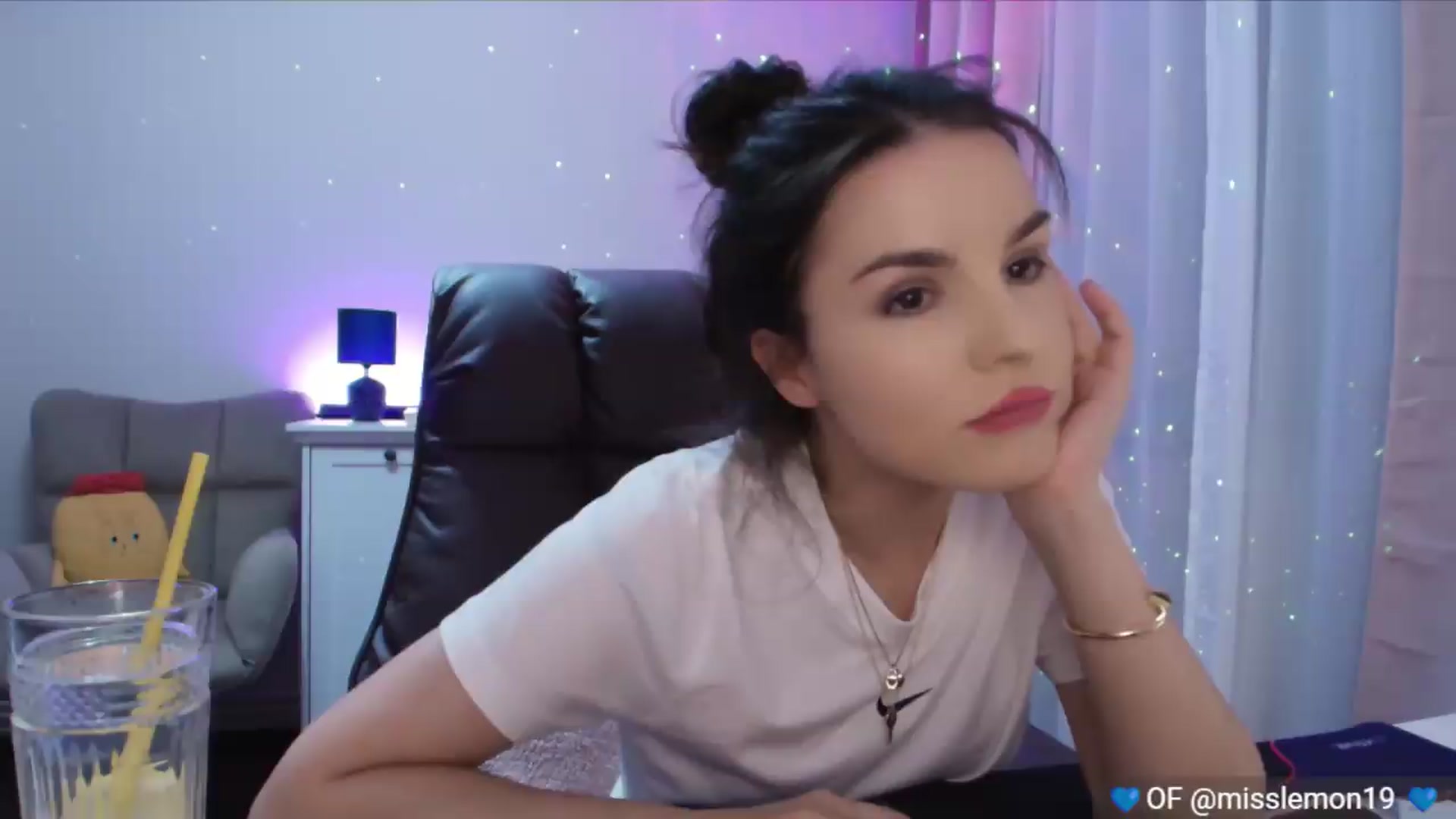 Gallery image thumbnail from YourStepSister's myfreecams stream on, 07/19/2026, 17:20 image 2 of 20