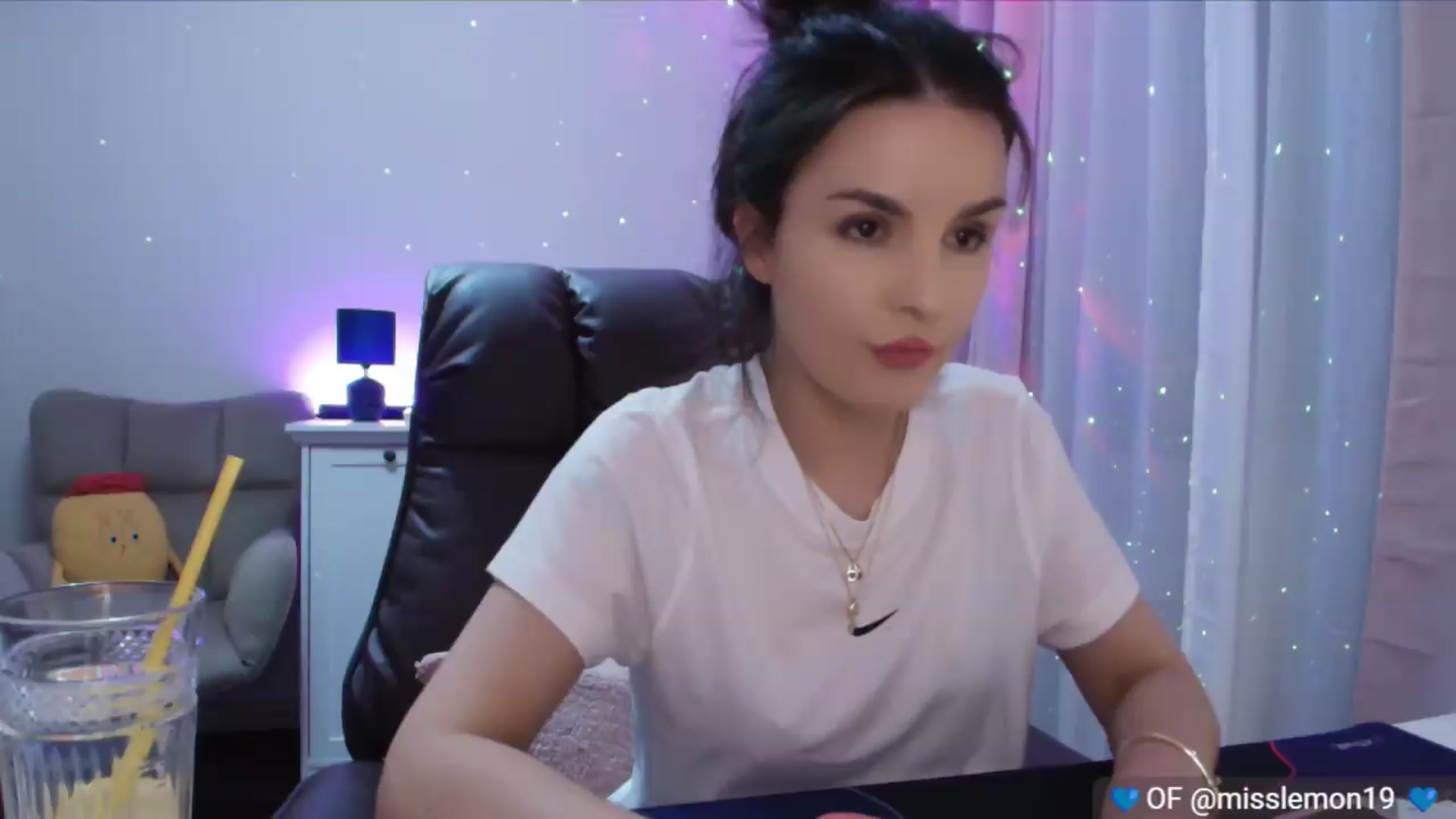 Gallery image thumbnail from YourStepSister's myfreecams stream on, 07/19/2026, 17:20 image 6 of 20