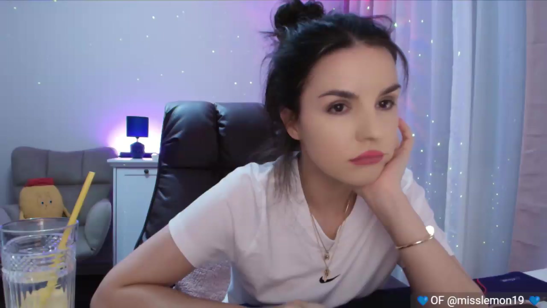 Gallery image thumbnail from YourStepSister's myfreecams stream on, 07/19/2026, 17:20 image 10 of 20