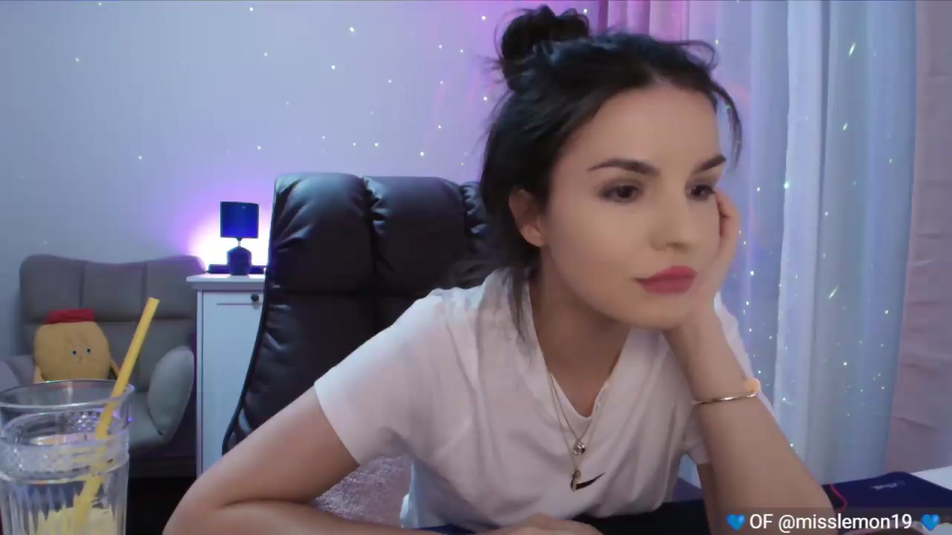 Gallery image thumbnail from YourStepSister's myfreecams stream on, 07/19/2026, 17:20 image 8 of 20