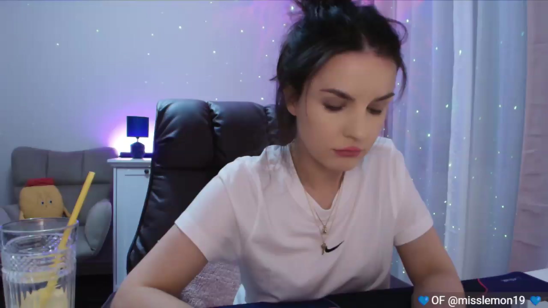 Gallery image thumbnail from YourStepSister's myfreecams stream on, 07/19/2026, 17:20 image 14 of 20