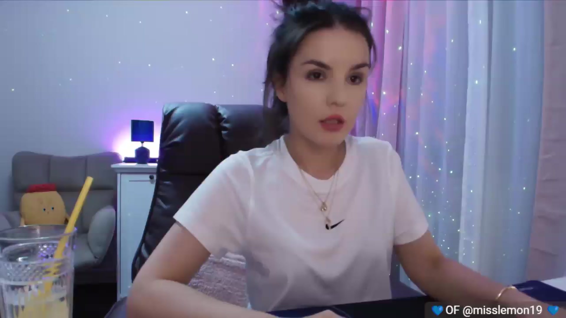 Gallery image thumbnail from YourStepSister's myfreecams stream on, 07/19/2026, 17:20 image 15 of 20
