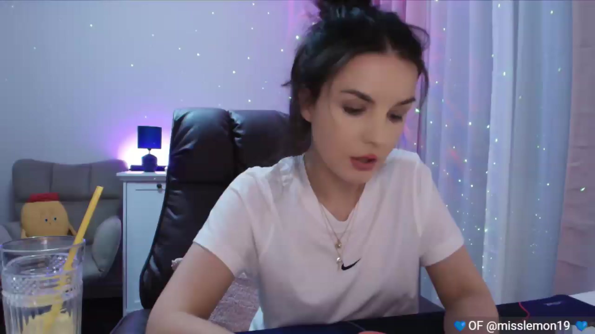 Gallery image thumbnail from YourStepSister's myfreecams stream on, 07/19/2026, 17:20 image 13 of 20