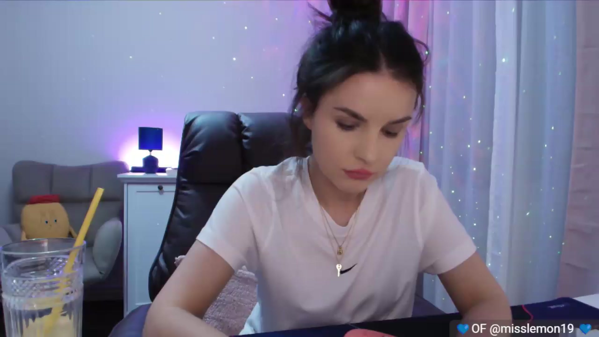 Gallery image thumbnail from YourStepSister's myfreecams stream on, 07/19/2026, 17:20 image 12 of 20