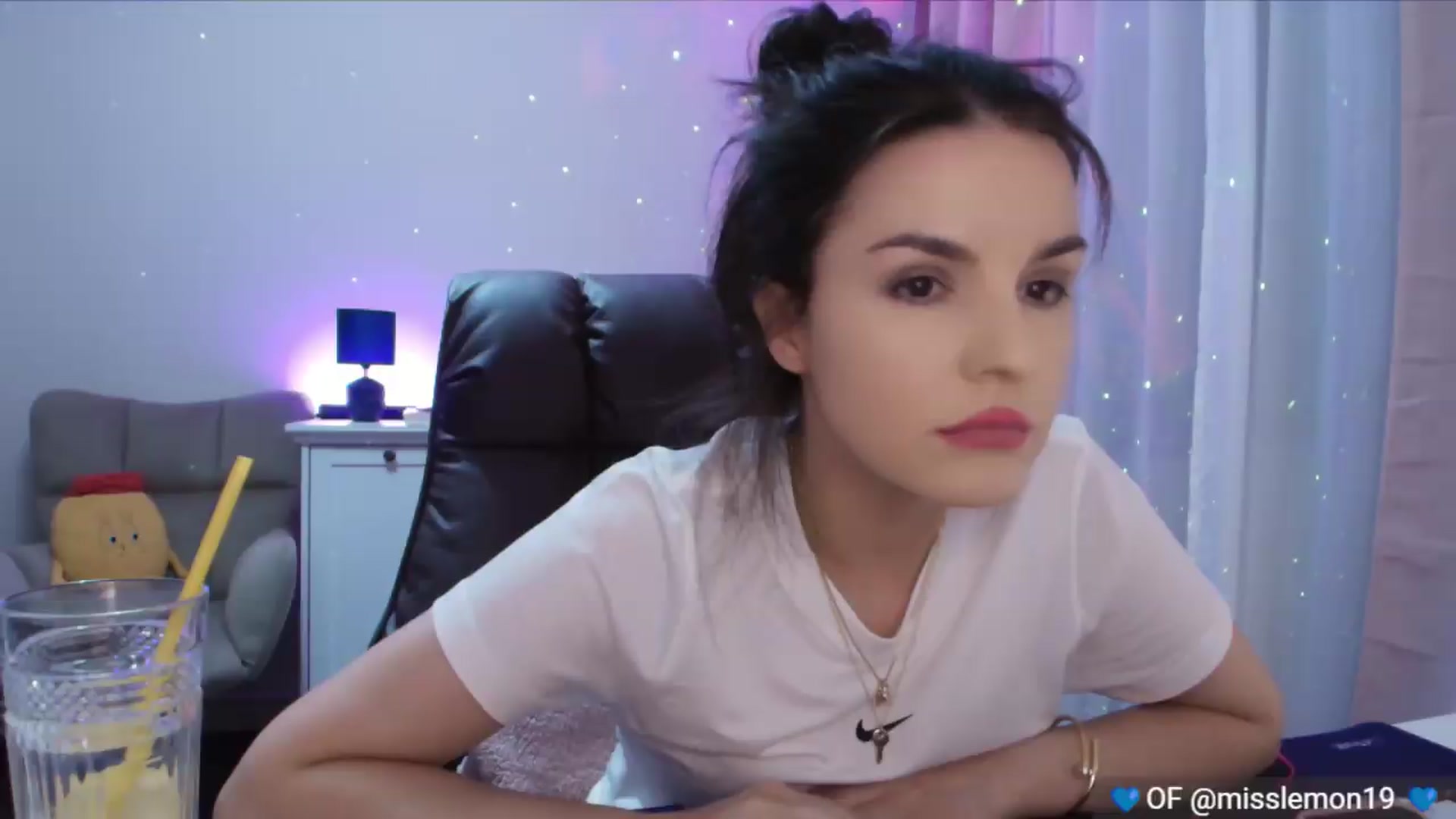 Gallery image thumbnail from YourStepSister's myfreecams stream on, 07/19/2026, 17:20 image 9 of 20