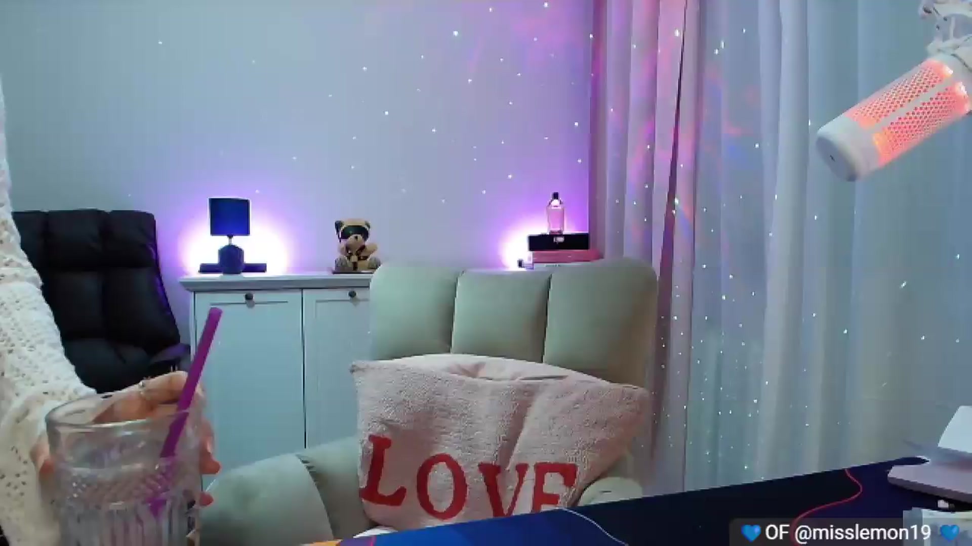 Gallery image thumbnail from YourStepSister's myfreecams stream on, 07/26/2026, 21:28 image 5 of 20