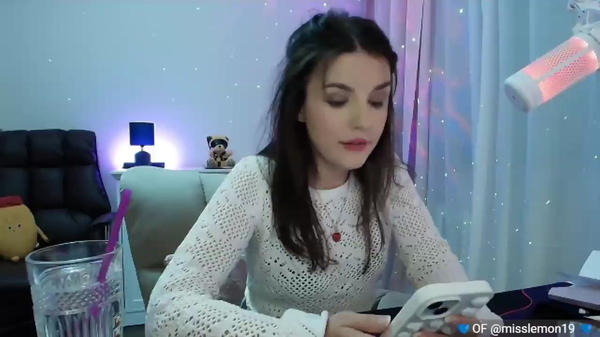 Gallery image thumbnail from YourStepSister's myfreecams stream on, 07/26/2026, 21:28 image 6 of 20