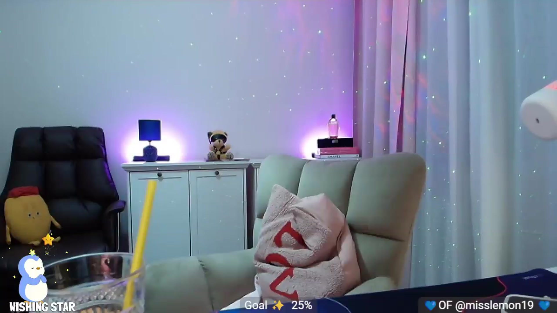 Gallery image thumbnail from YourStepSister's myfreecams stream on, 08/01/2026, 19:10 image 8 of 20