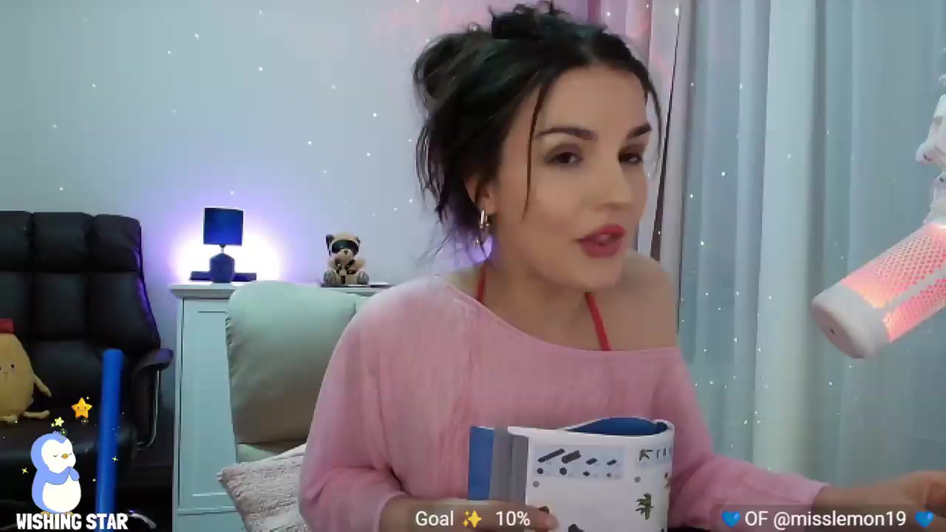 Gallery image thumbnail from YourStepSister's myfreecams stream on, 08/02/2026, 22:38 image 18 of 20