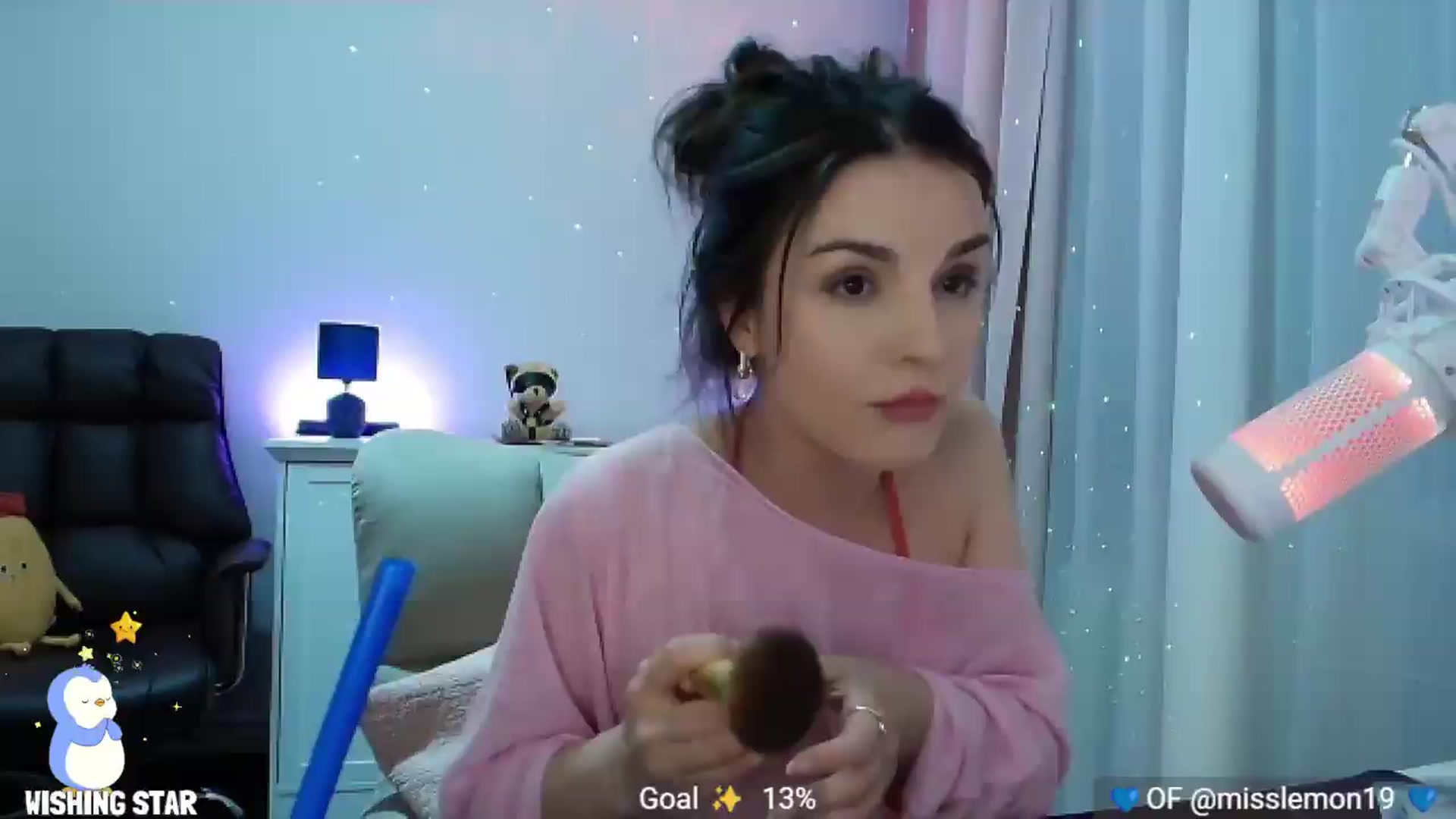 Gallery image thumbnail from YourStepSister's myfreecams stream on, 08/03/2026, 24:06 image 18 of 20