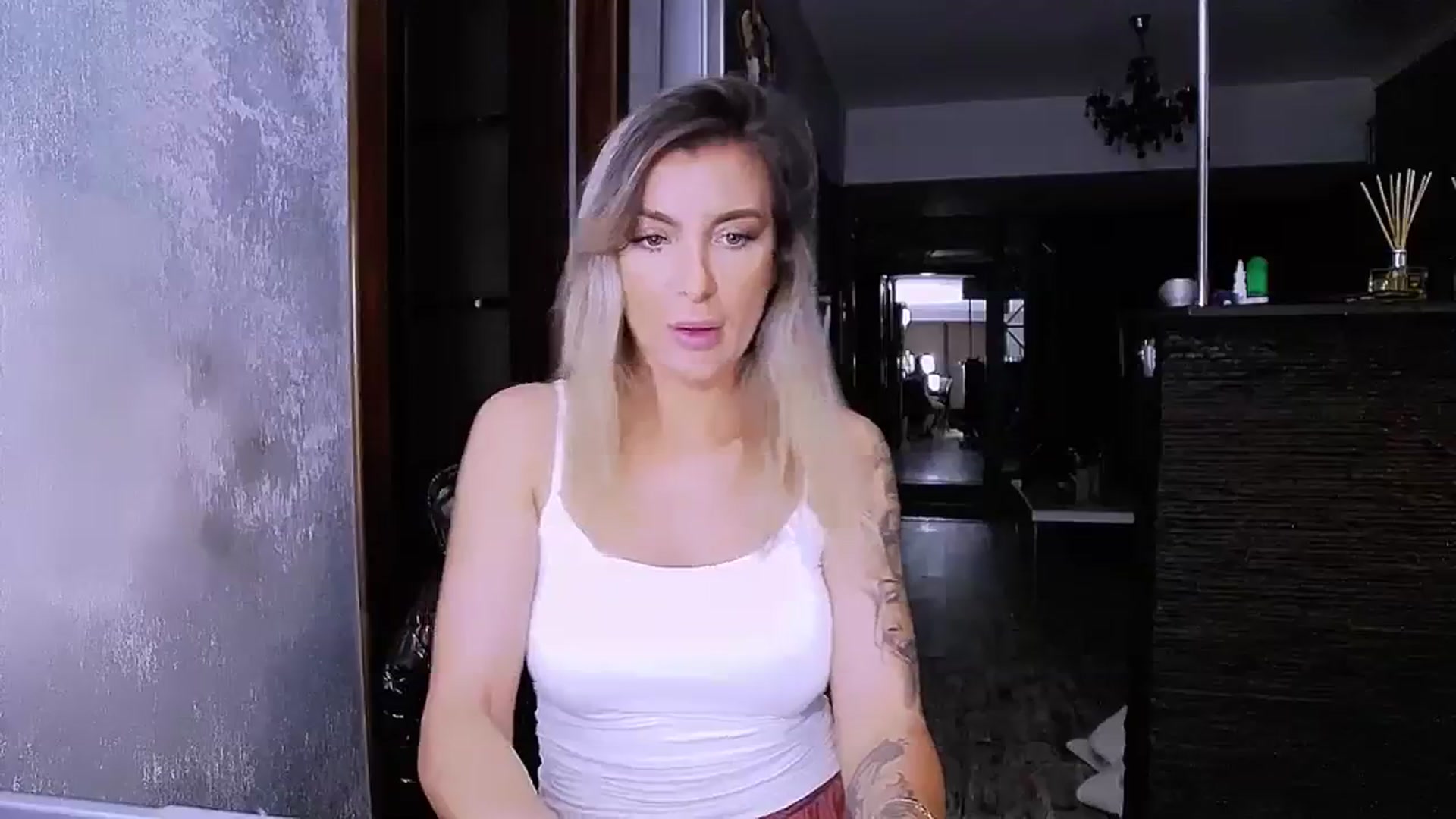 Gallery image thumbnail from YourSugarPuss's myfreecams stream on, 11/13/2023, 18:12 image 18 of 20