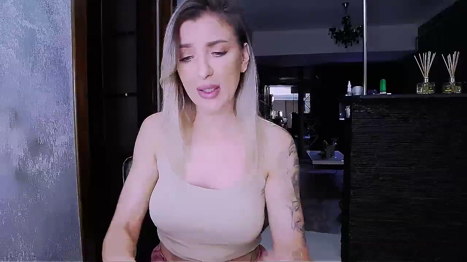 Gallery image thumbnail from YourSugarPuss's myfreecams stream on, 11/15/2023, 21:30 image 8 of 20