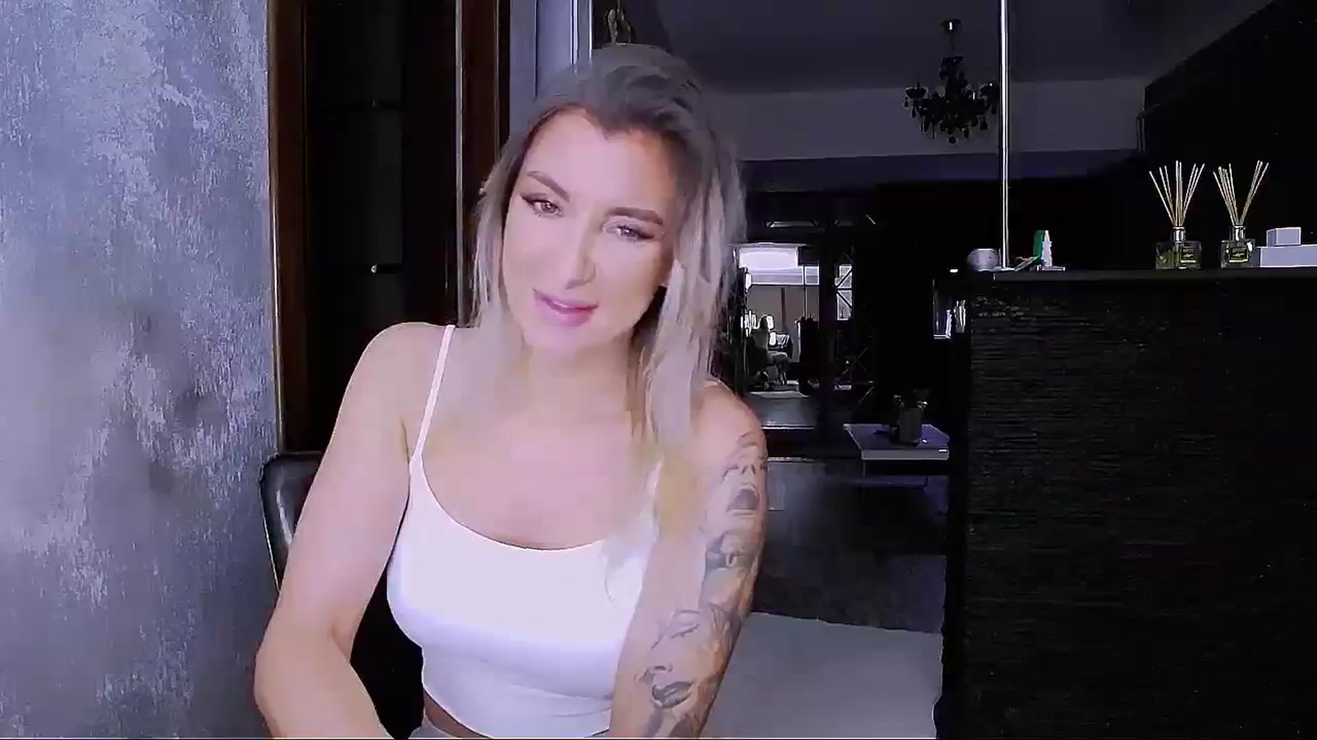 Gallery image thumbnail from YourSugarPuss's myfreecams stream on, 11/23/2023, 20:23 image 12 of 20