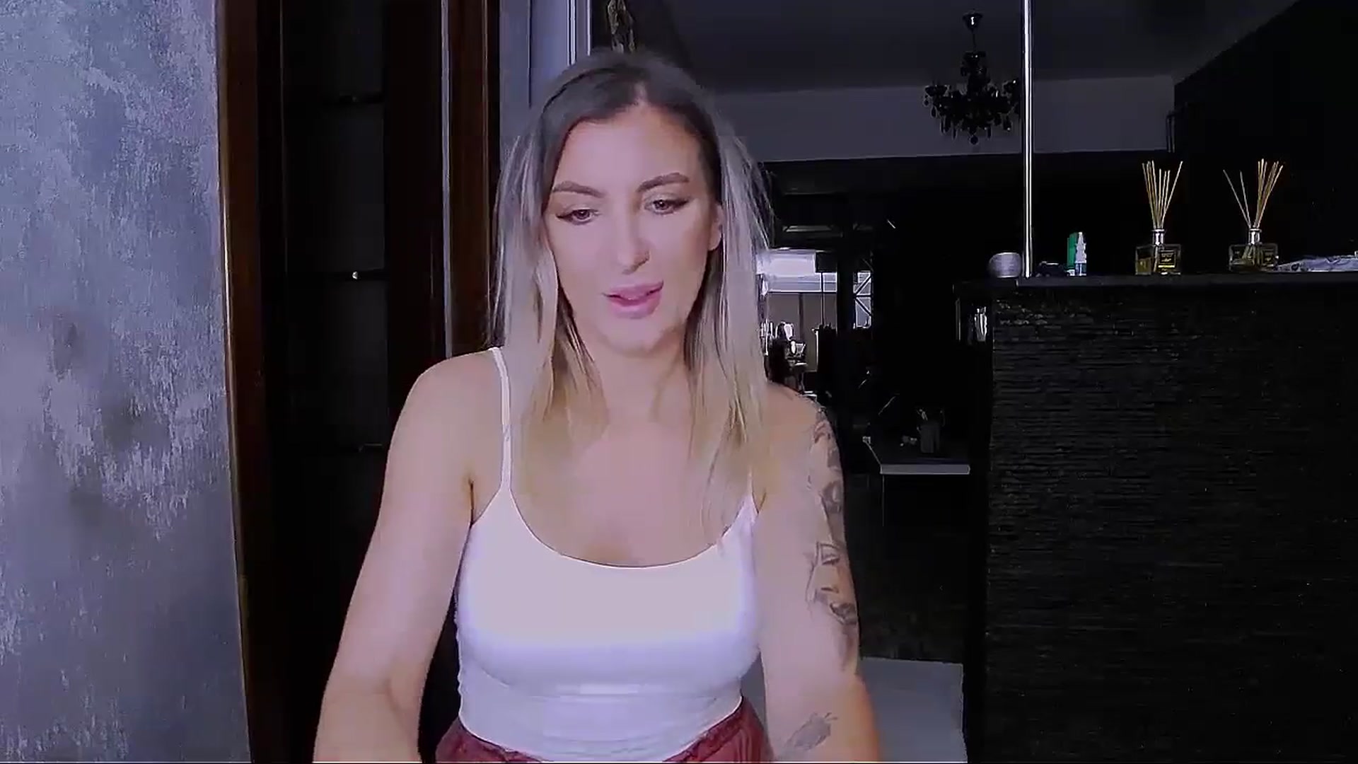 Gallery image thumbnail from YourSugarPuss's myfreecams stream on, 11/28/2023, 21:22 image 16 of 20