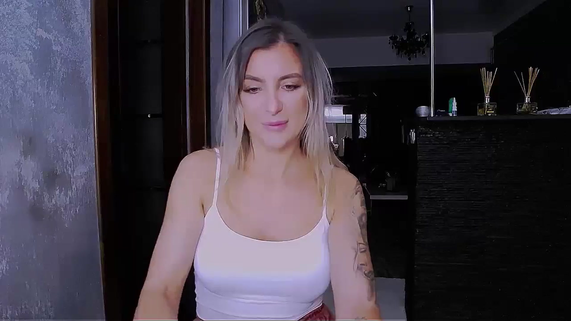 Gallery image thumbnail from YourSugarPuss's myfreecams stream on, 11/28/2023, 21:55 image 4 of 20