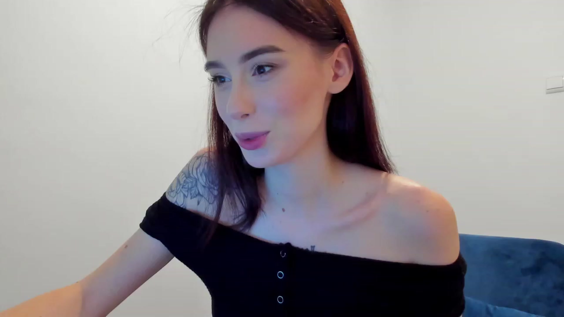 Gallery image thumbnail from YourTinyAngel's myfreecams stream on, 09/24/2023, 18:24 image 7 of 20