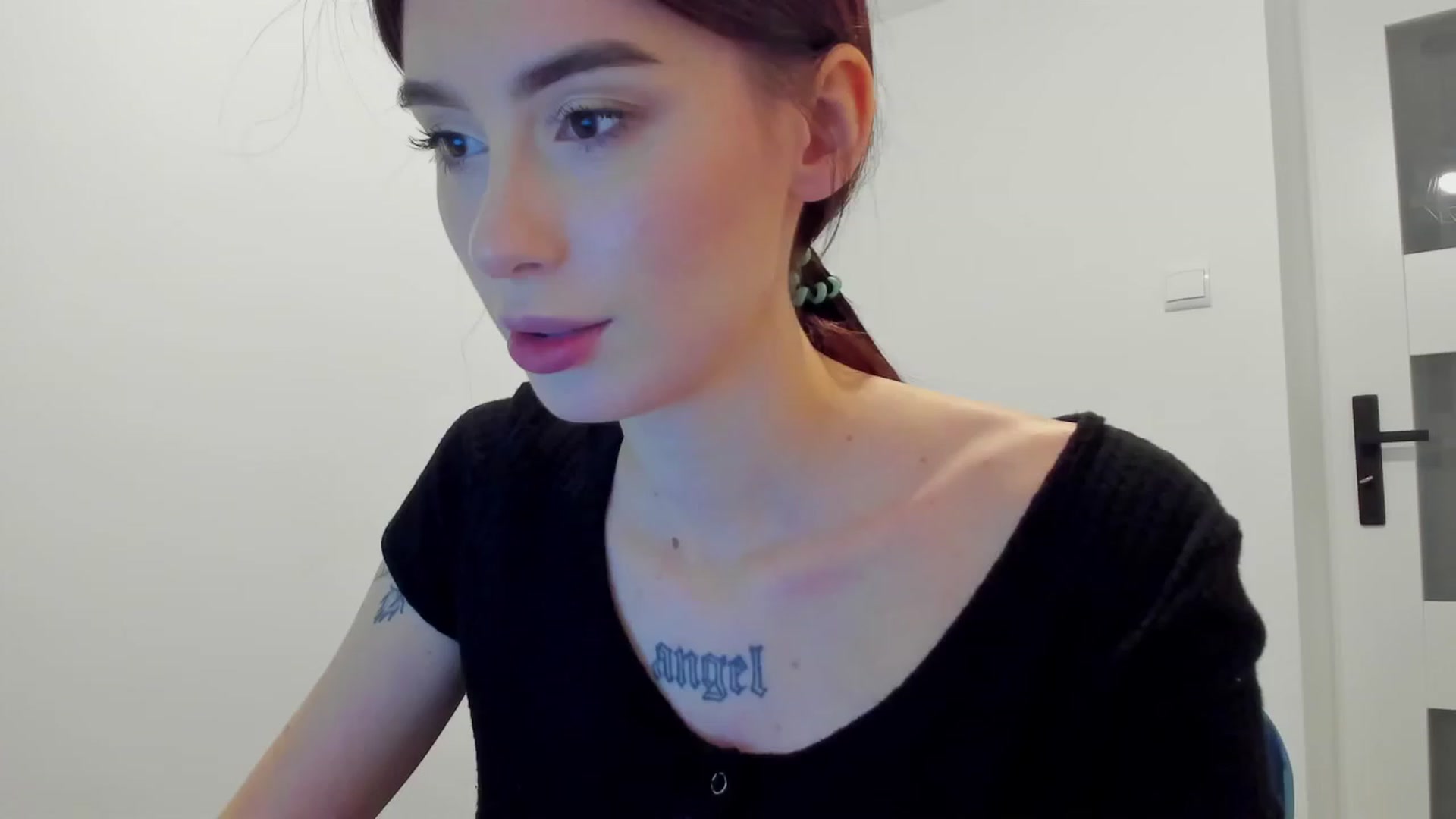 Gallery image thumbnail from YourTinyAngel's myfreecams stream on, 09/24/2023, 18:24 image 18 of 20