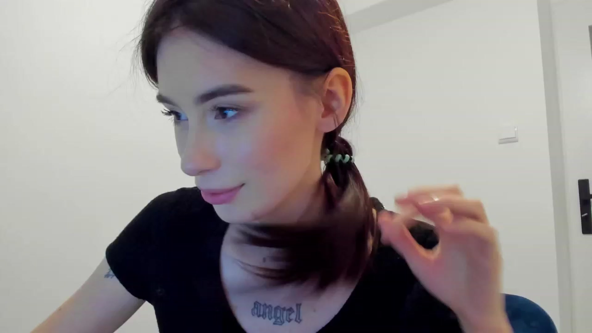 Gallery image thumbnail from YourTinyAngel's myfreecams stream on, 09/24/2023, 19:21 image 2 of 20