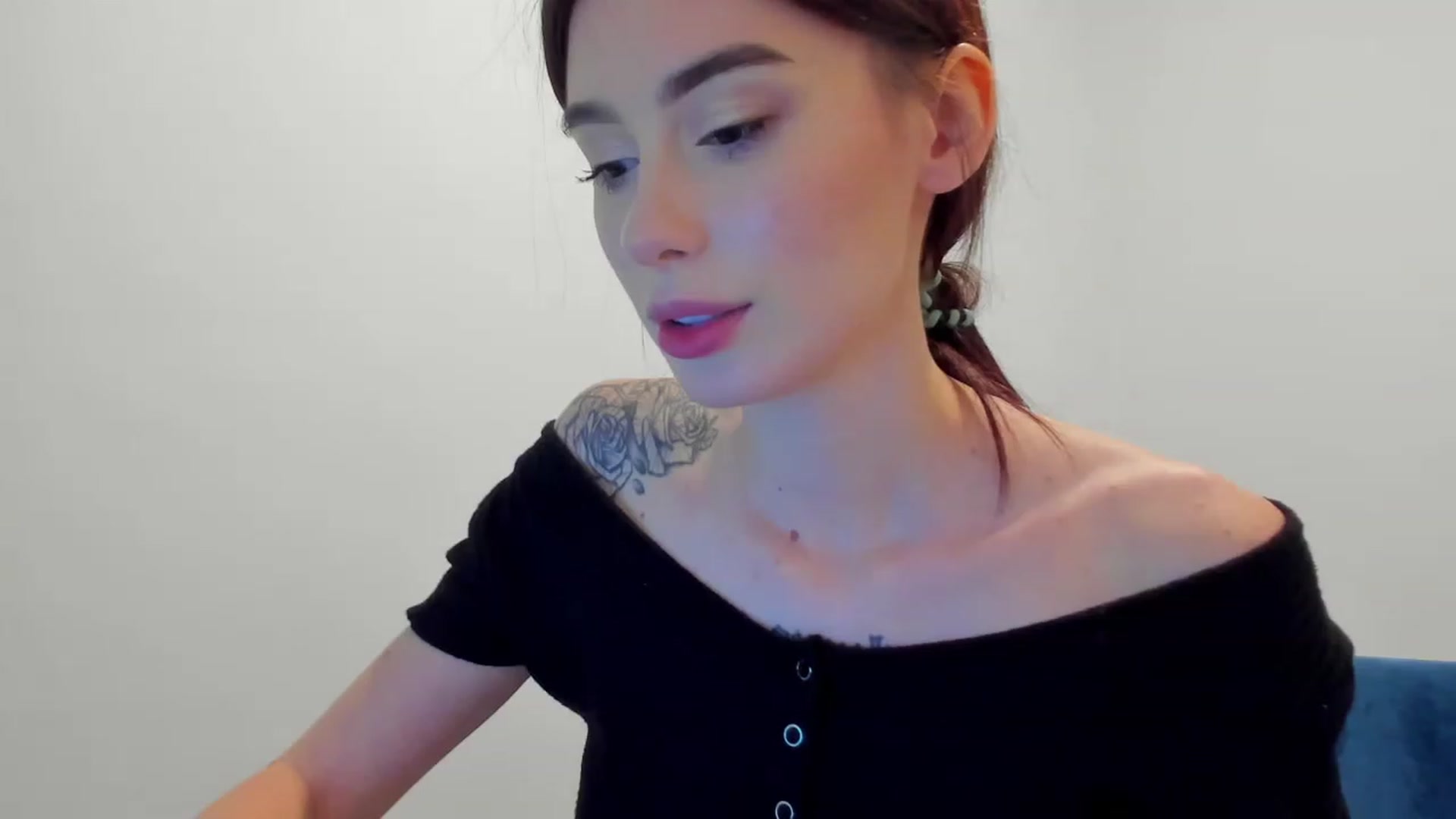 Gallery image thumbnail from YourTinyAngel's myfreecams stream on, 09/24/2023, 19:21 image 10 of 20