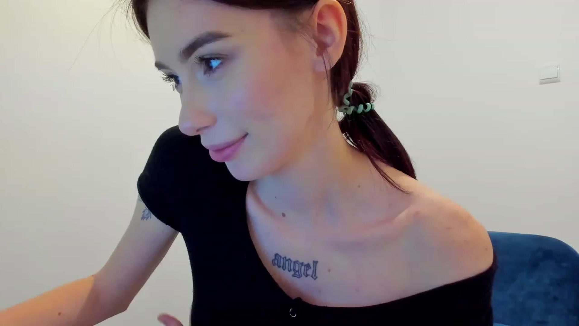 Gallery image thumbnail from YourTinyAngel's myfreecams stream on, 09/24/2023, 19:21 image 6 of 20