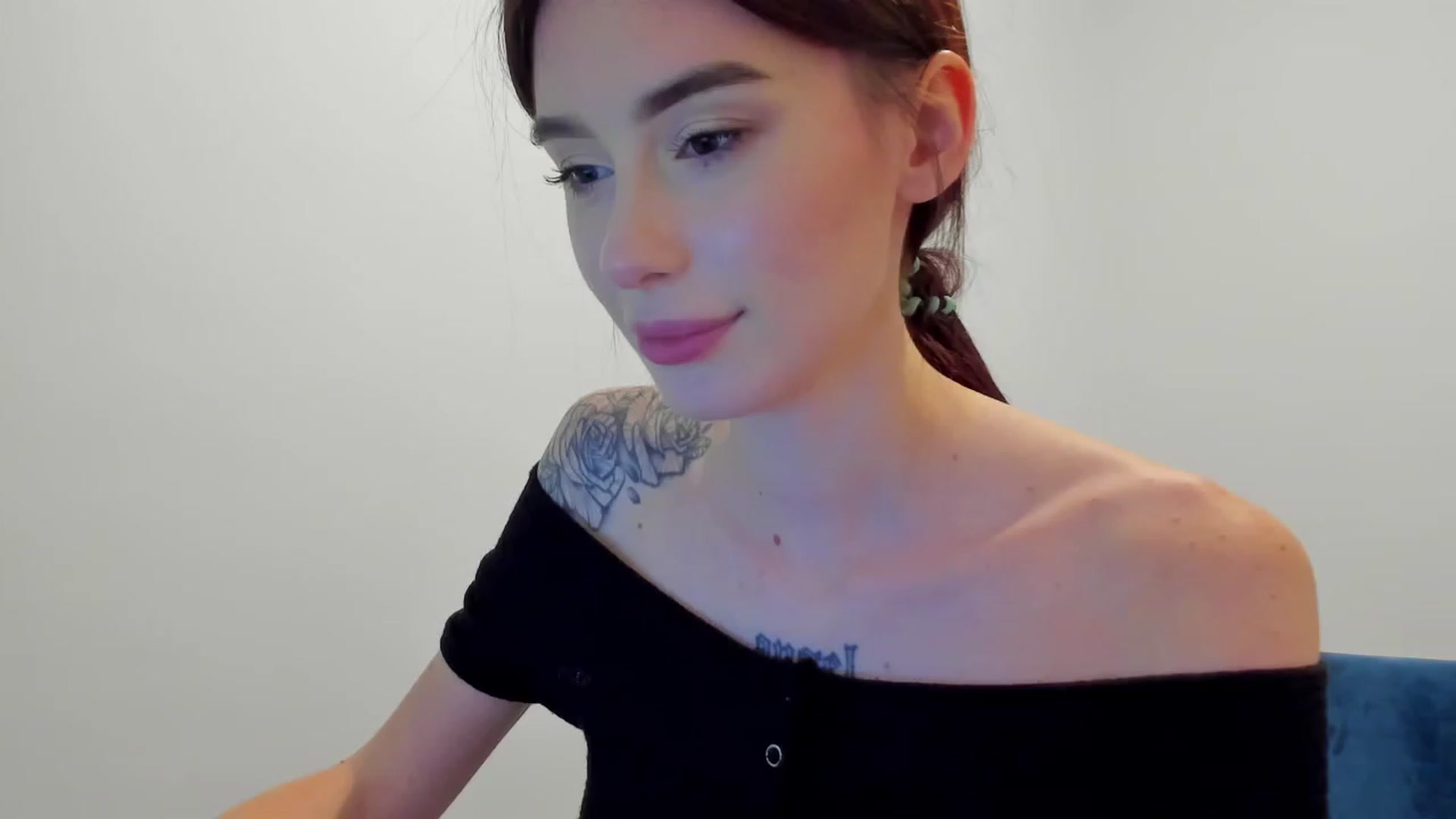 Gallery image thumbnail from YourTinyAngel's myfreecams stream on, 09/24/2023, 19:21 image 13 of 20