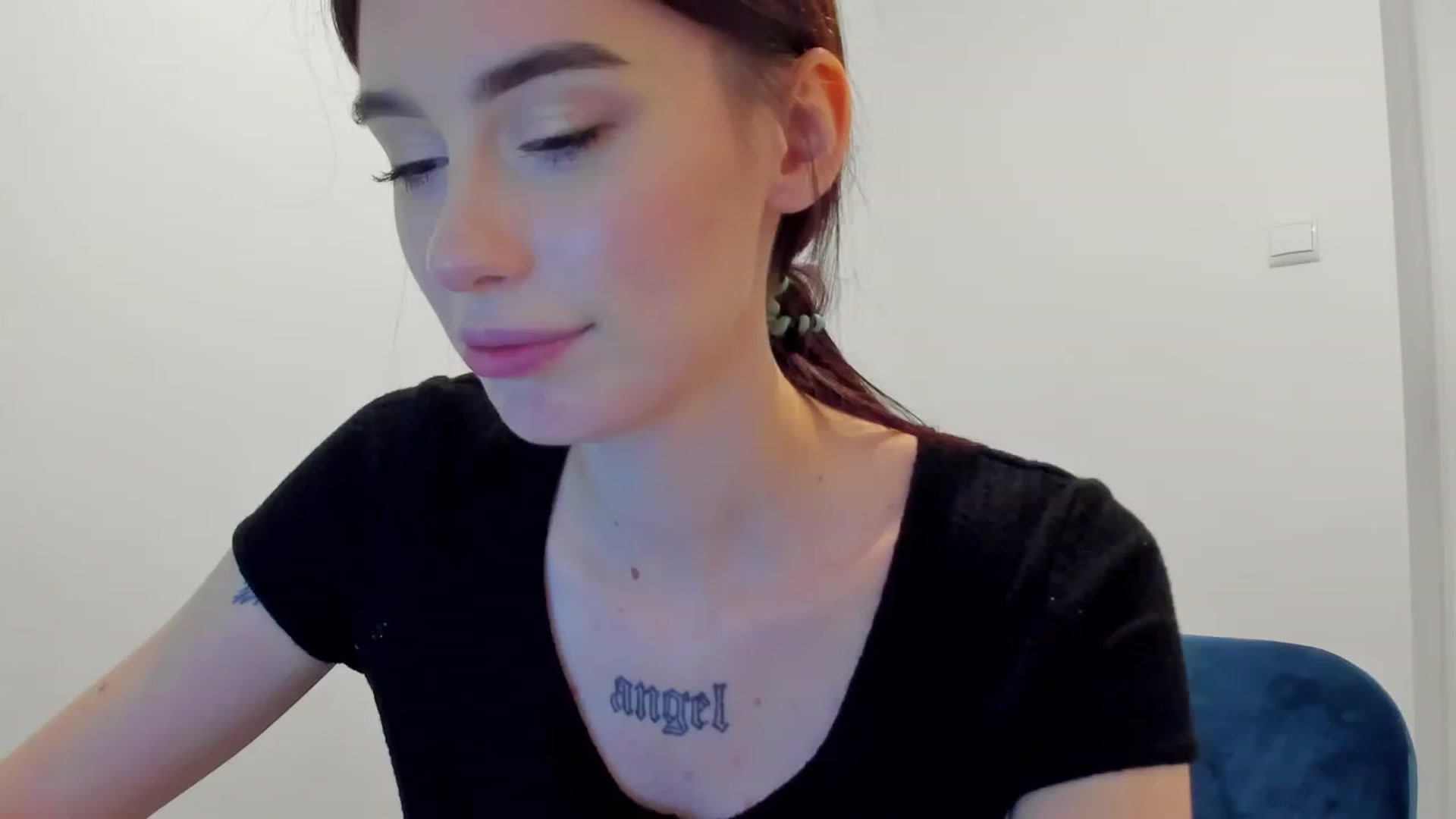 Gallery image thumbnail from YourTinyAngel's myfreecams stream on, 09/24/2023, 19:21 image 18 of 20