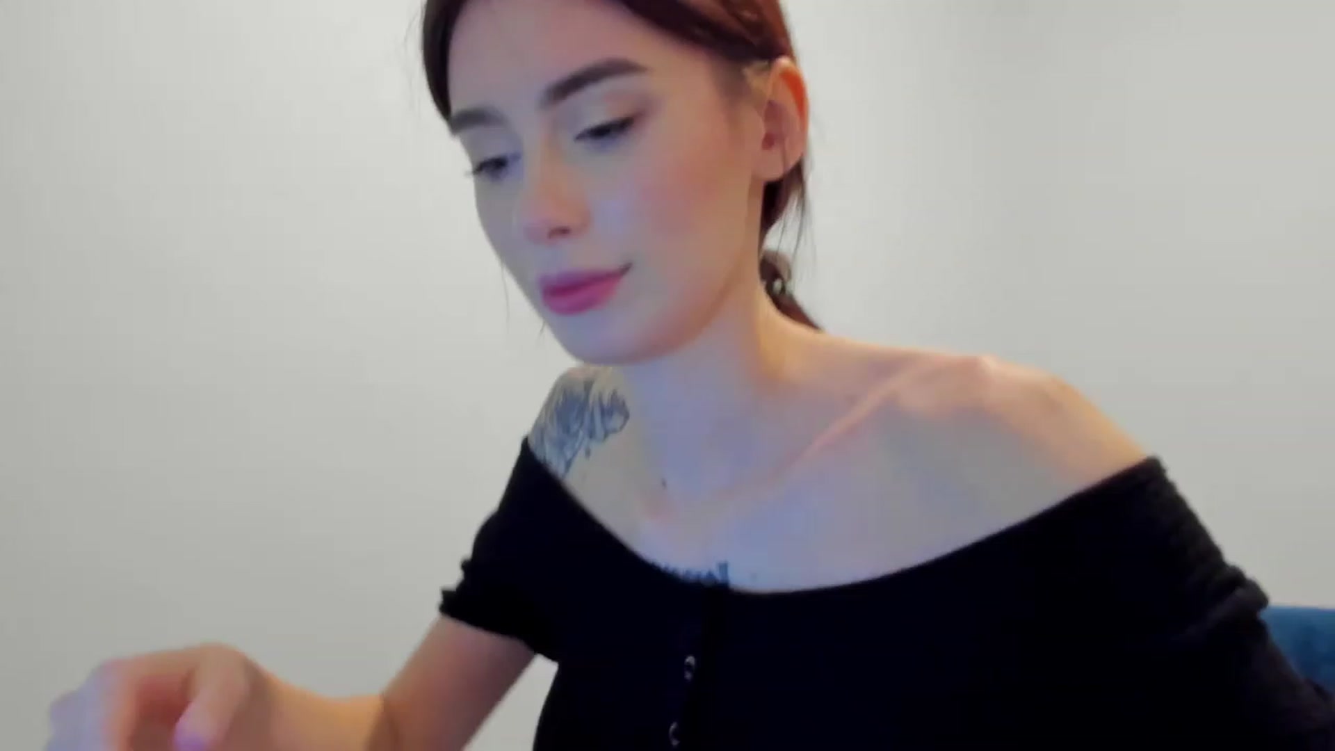Gallery image thumbnail from YourTinyAngel's myfreecams stream on, 09/24/2023, 19:21 image 11 of 20